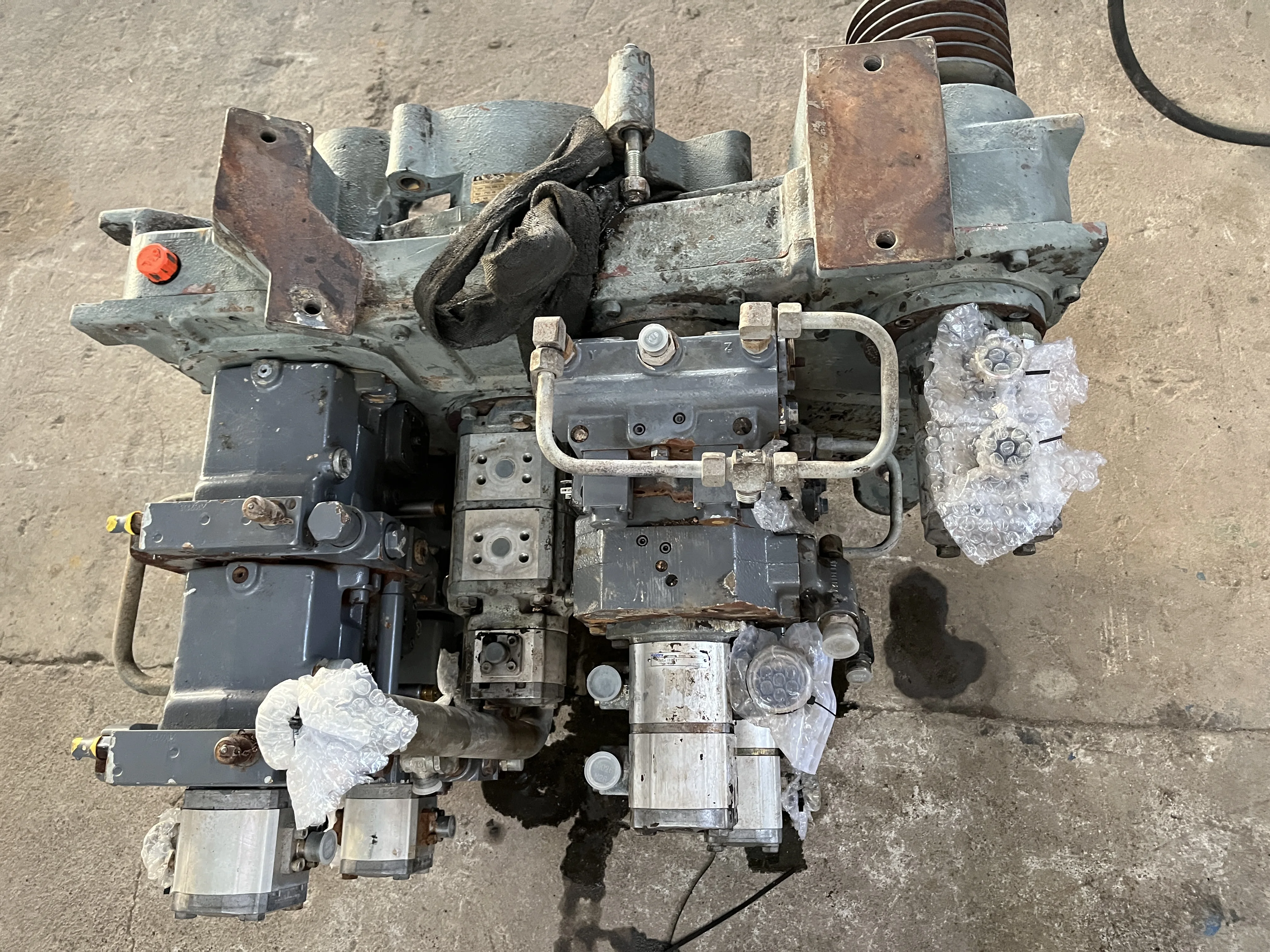Original Old Parts Gearbox Hydraulic Power Units for S1800-2  S2100-2 Asphalt Paver