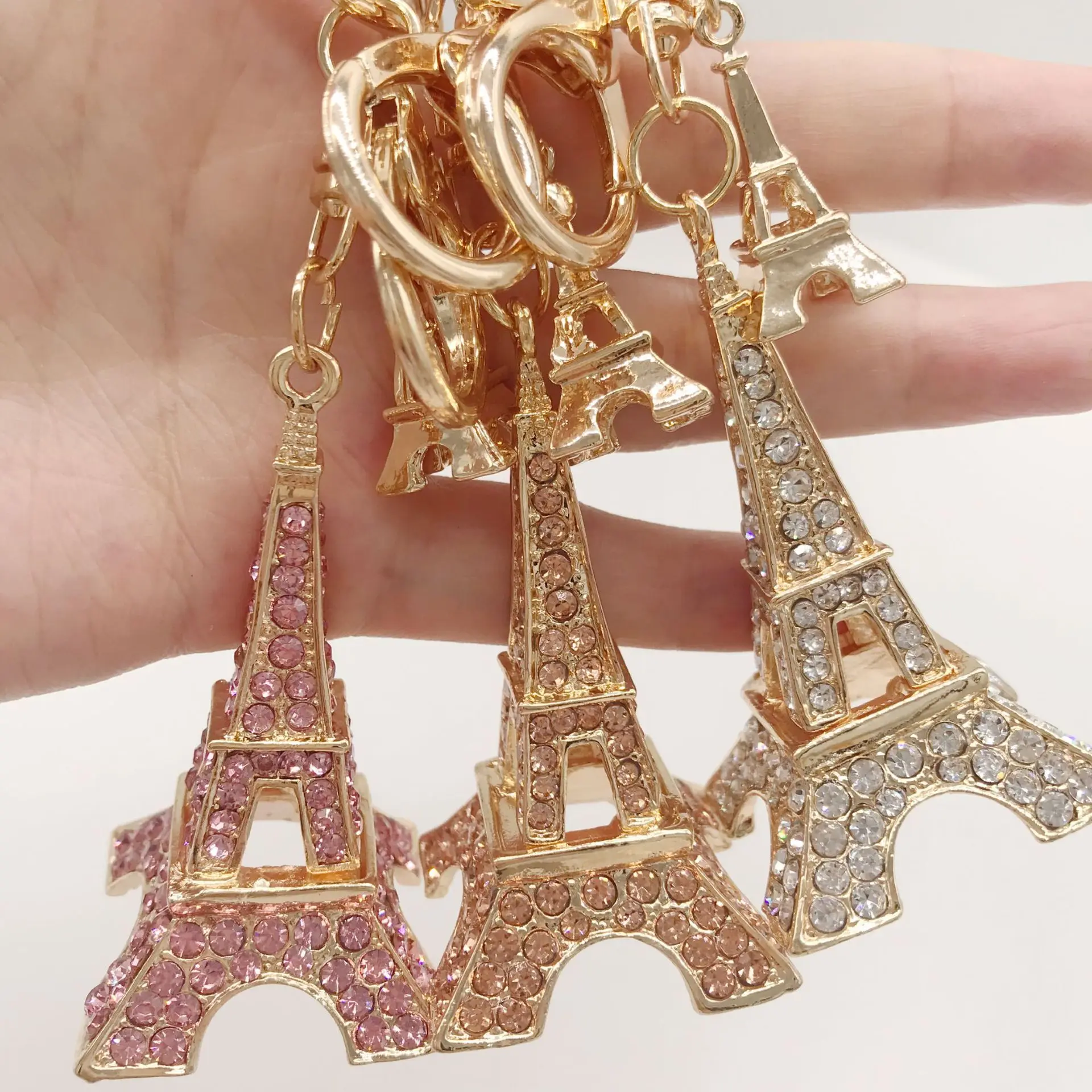 Металлические брелки с