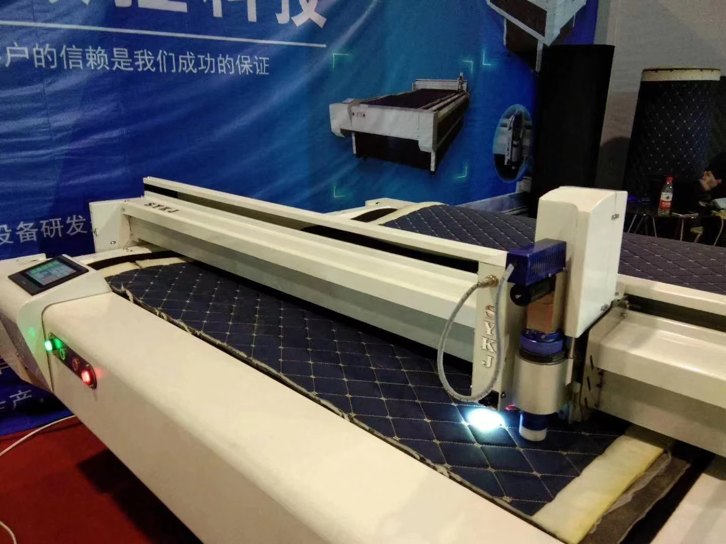 Factory Customized High Cutting Precision Automatic Fabric Cutting Machine