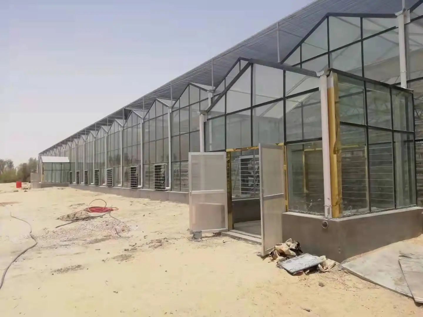 Venlo Glass Multi span Agricultural Greenhouse Tempered Glass Greenhouse Hydroponic Growing System Greenhouse