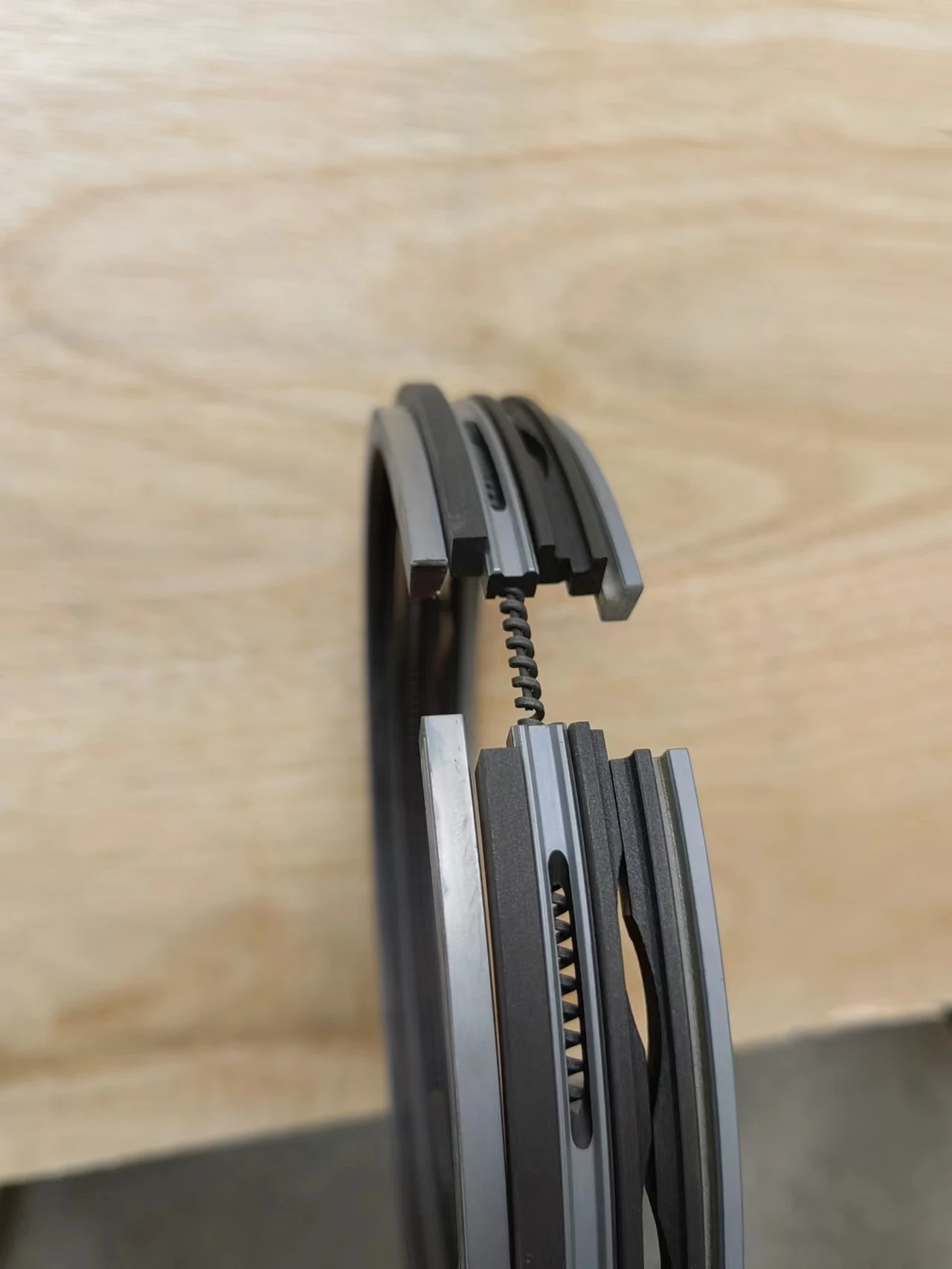 Marine spare parts AKASAKA UEC37/88H Piston Ring china manufacturer engine parts