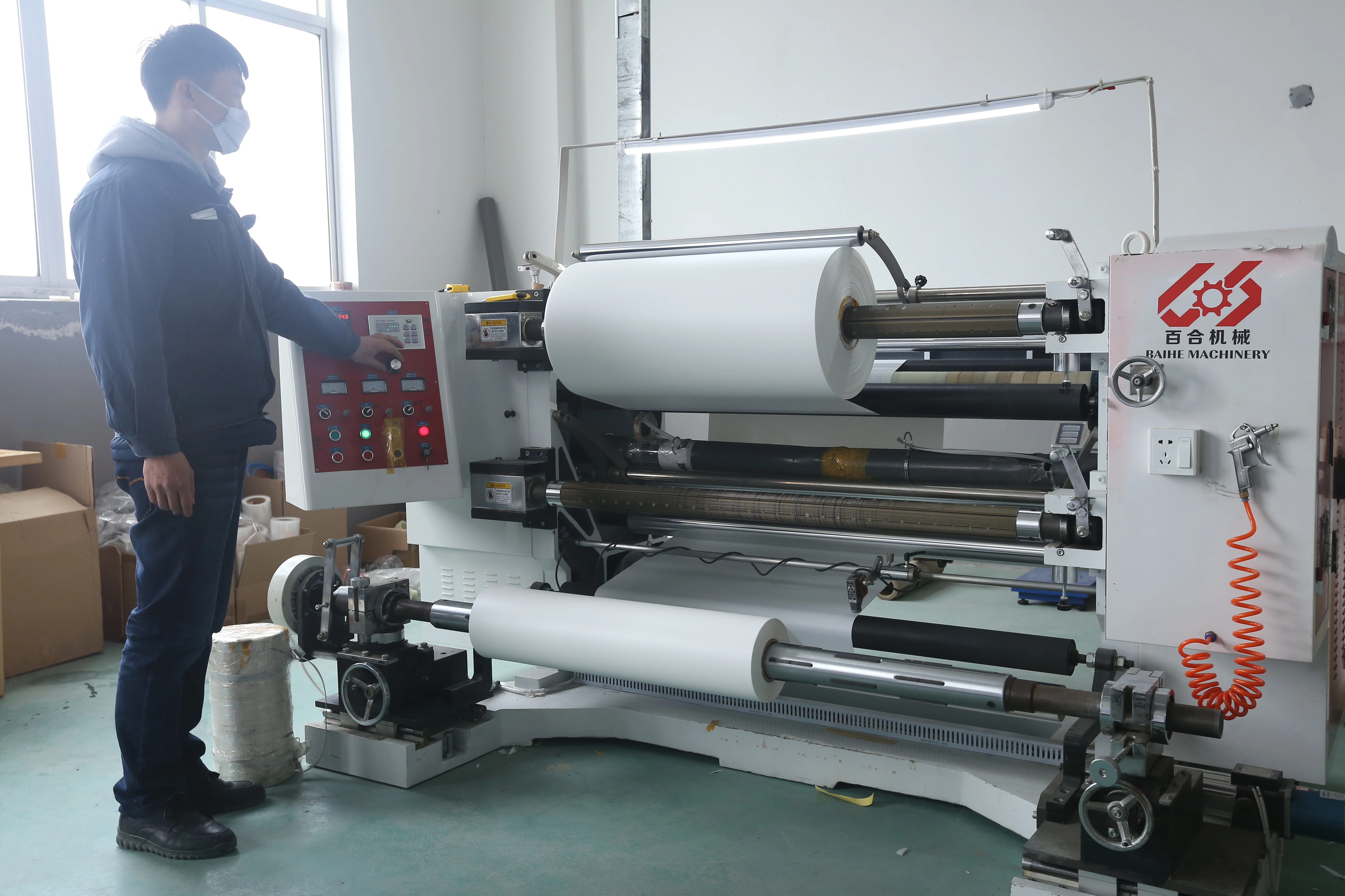 Big viscosity hot melt adhesive granules for bonding the EPDM rubber material