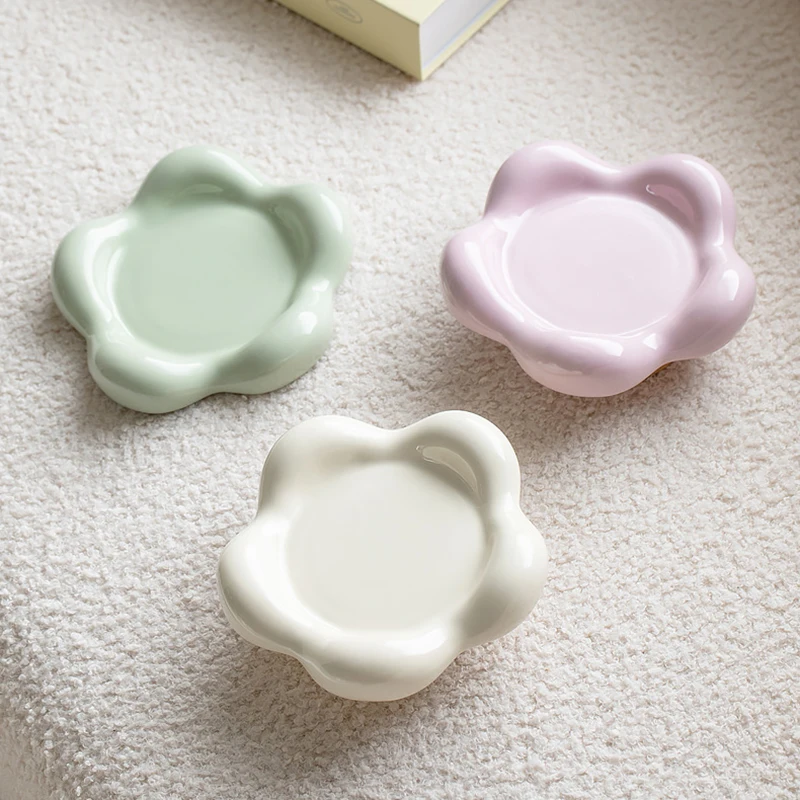 2024 Wholesale Split Ceramic Pet Flower Plate Bowl Elevated Mouth Neck Anti-Tipping Cat Dog Food Bowl Tilted Water Ceramic Bowl