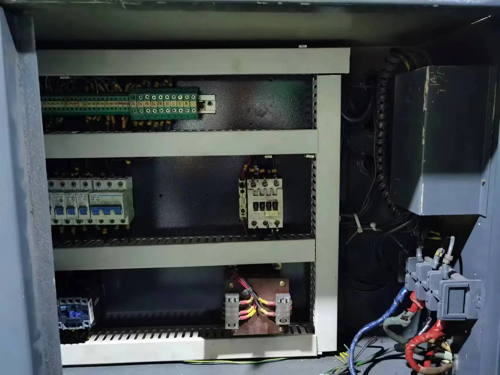 Бывшая в употреблении машина для литья под давлением 90 тонн, пластиковые машины для литья под давлением, продажа