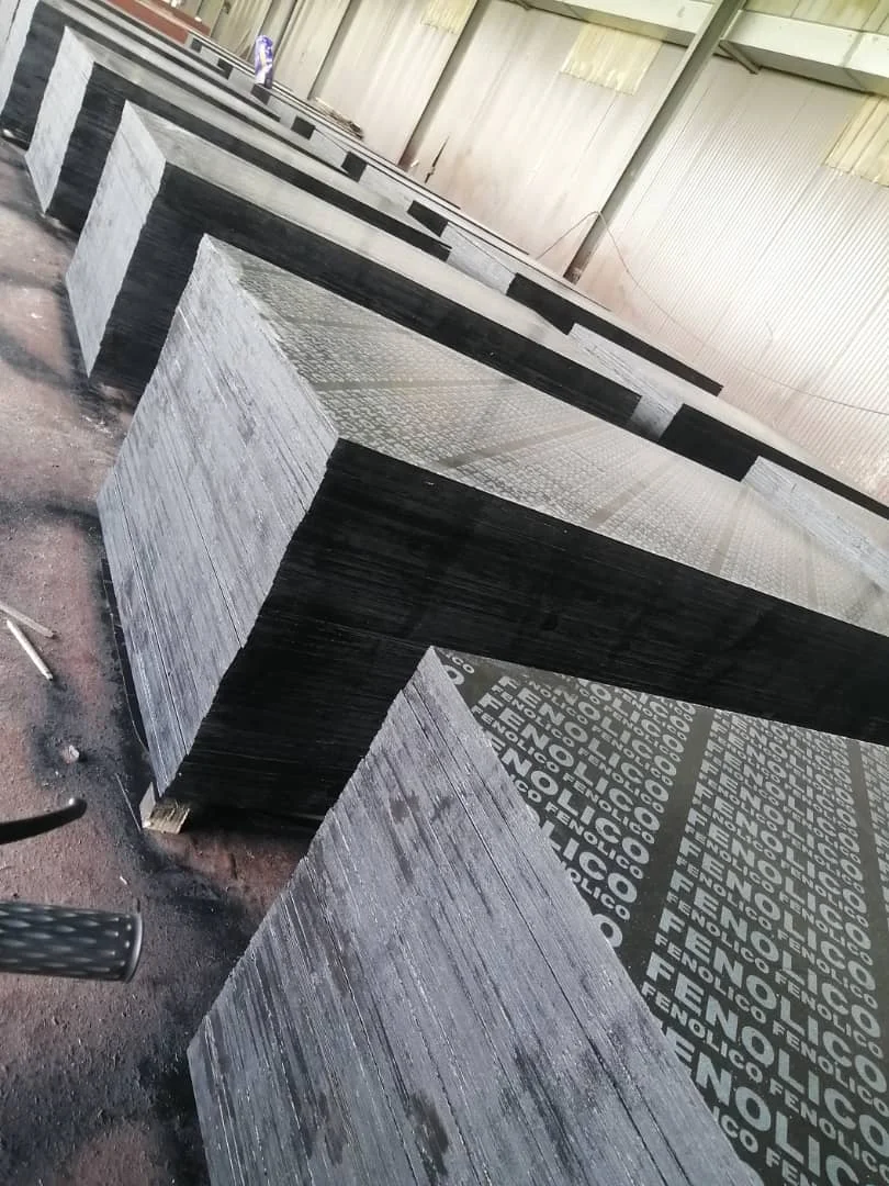 Building Construction Materials 18mm Film Faced Plywood / Concrete Shuttering Formwork Plywood