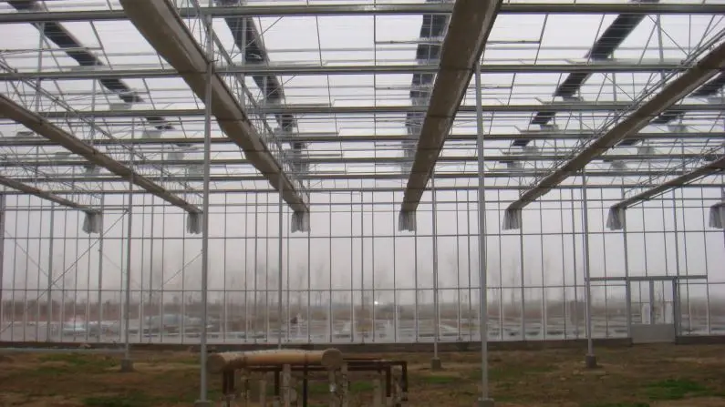 
Cheap price glass greenhouse factory direct sale with equipments keeping good condition for plants 