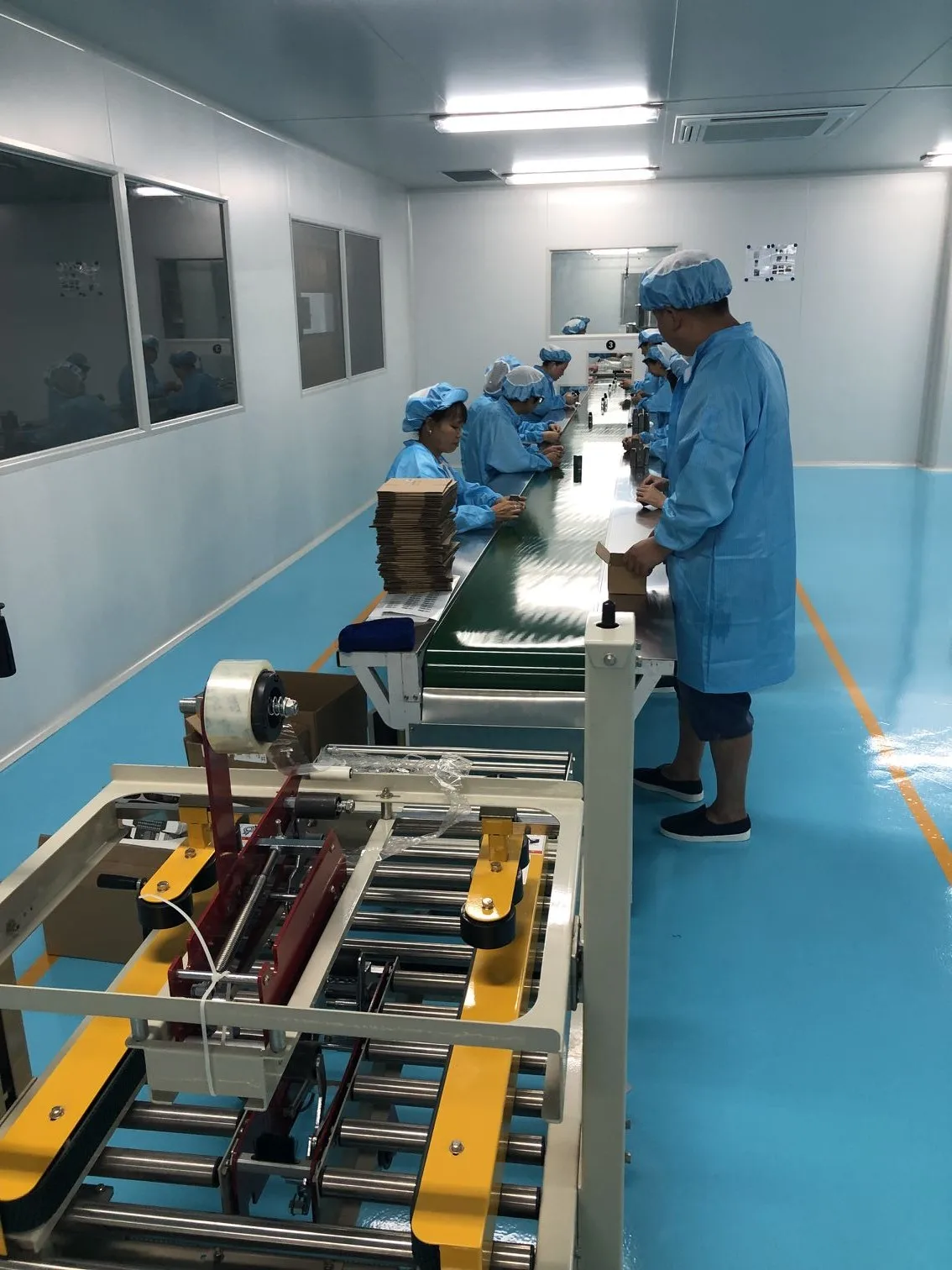 Wholesale Tom and Jerry cartoon natural and organic lip balm effective and long-lasting moisturizing lips