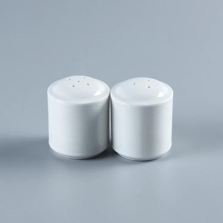 Custom Logo Porcelain Small White Salt Pepper Shakers Set 3 Holes Farmhouse Kitchen Decor Ceramic Salt and Pepper Shakers