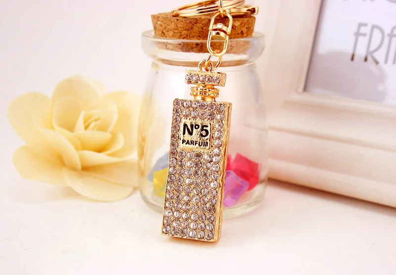 2020 Fashion Exquisite rhinestone perfume bottle Keychain car pendant Keychain YS851