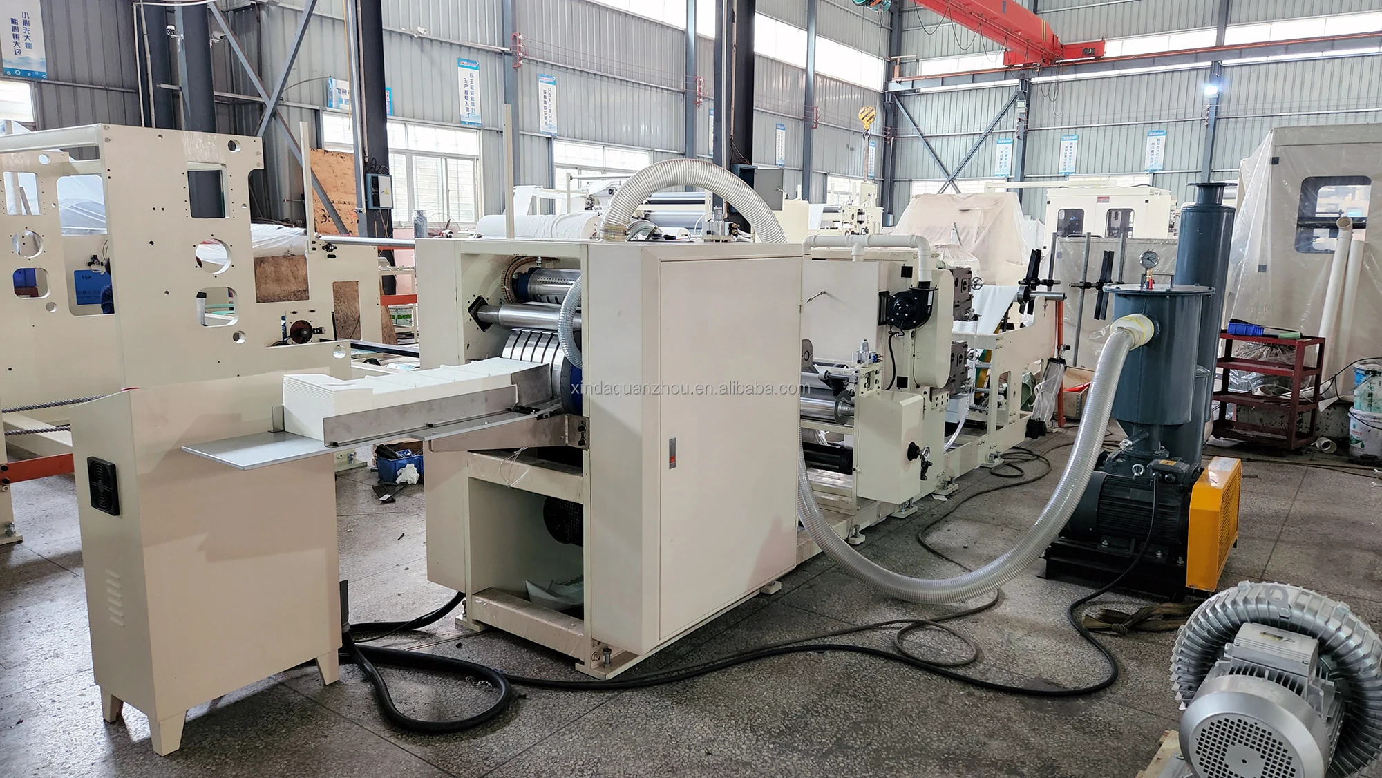 1/8 Folding Automatic Kangaroo Type Dinner Napkin Airlaid Paper Printing Folding Making Machine