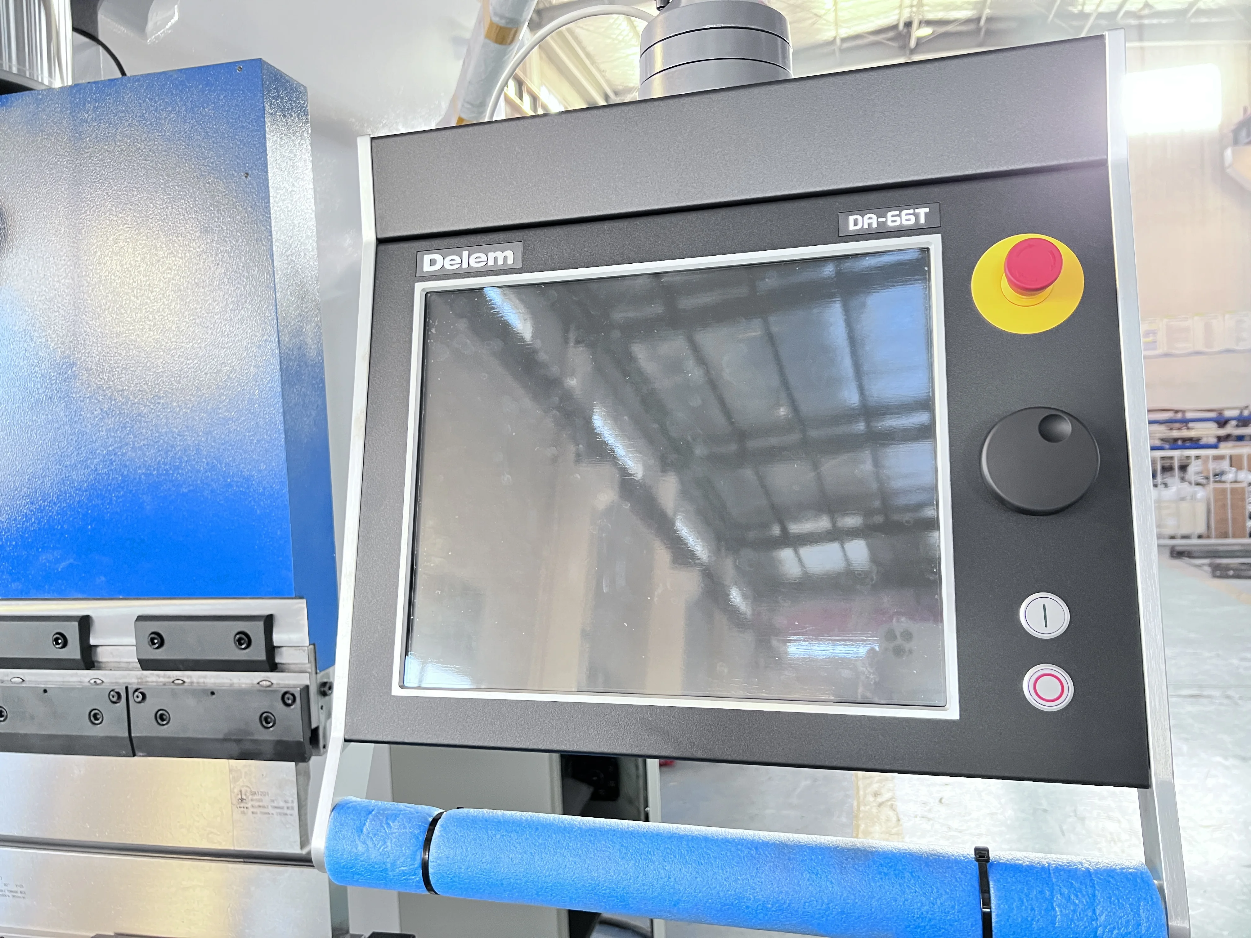 China Manufacturer Large Tandem Series Press Brake CNC Metal Sheet Bending Machine Hydraulic