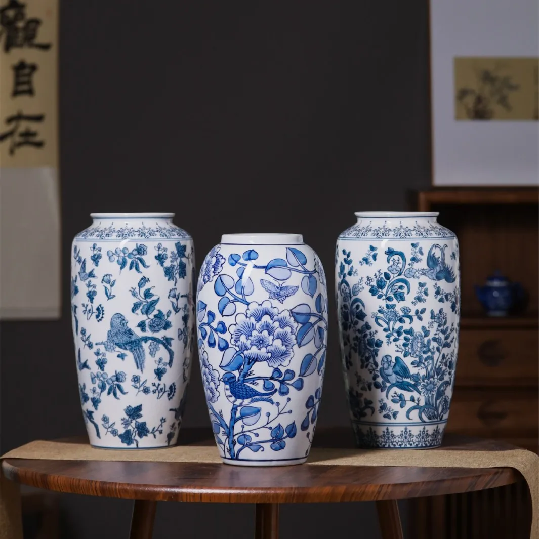 Chinese Style Blue White Porcelain Vase Modern Luxury Soft Decoration Ceramics for Entrance Living Room Hotel Model Ornament