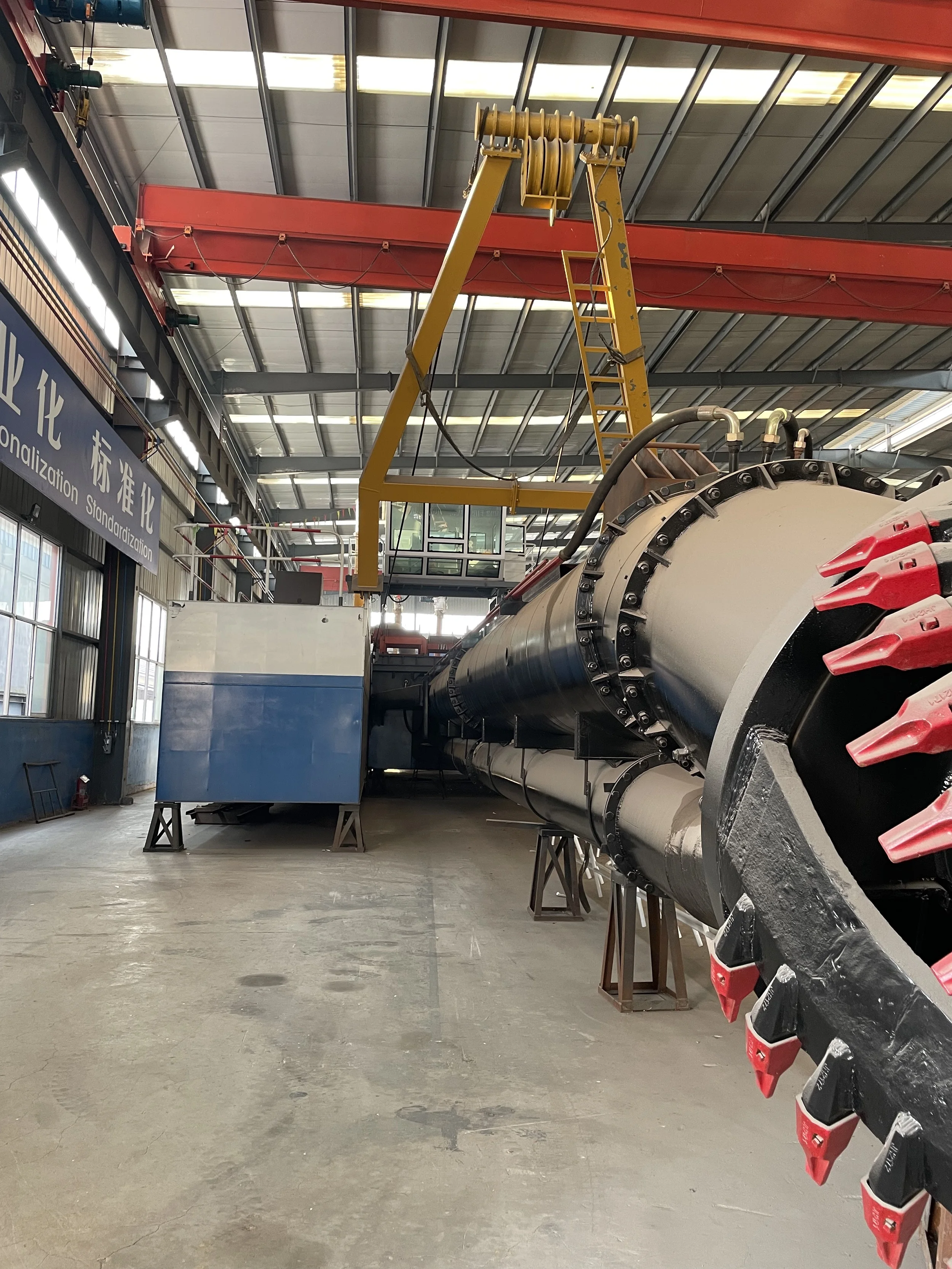 28 Inch Customizable Cutter Suction Dredger with High Performance