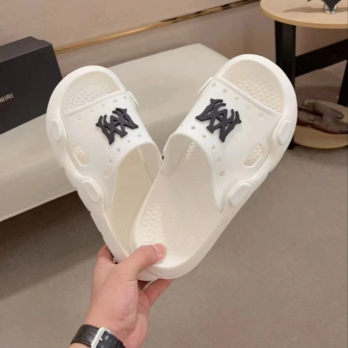Wholesale outdoor Designer Famous brand Luxury slippers Casual sports custom slippers men