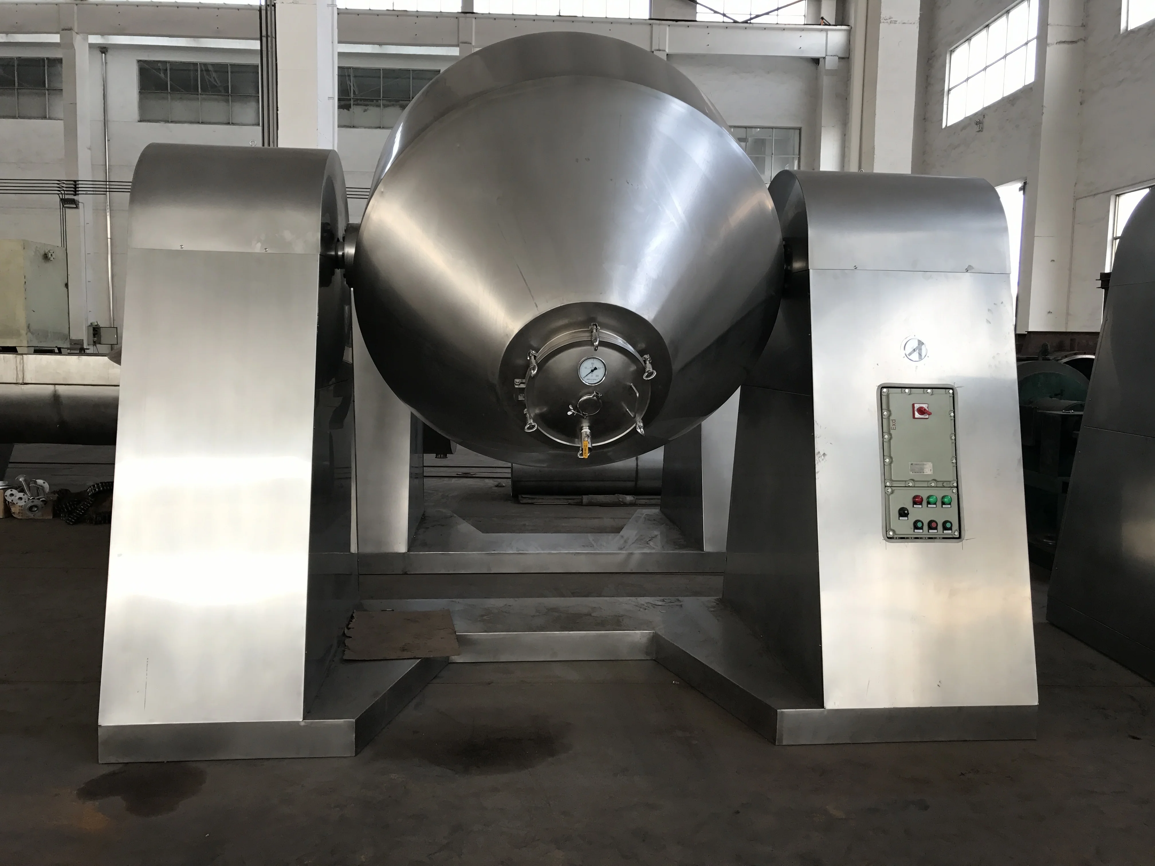 Pharmaceutical Double Conical Rotating Tumbling evolving Vacuum Mixer Dryer