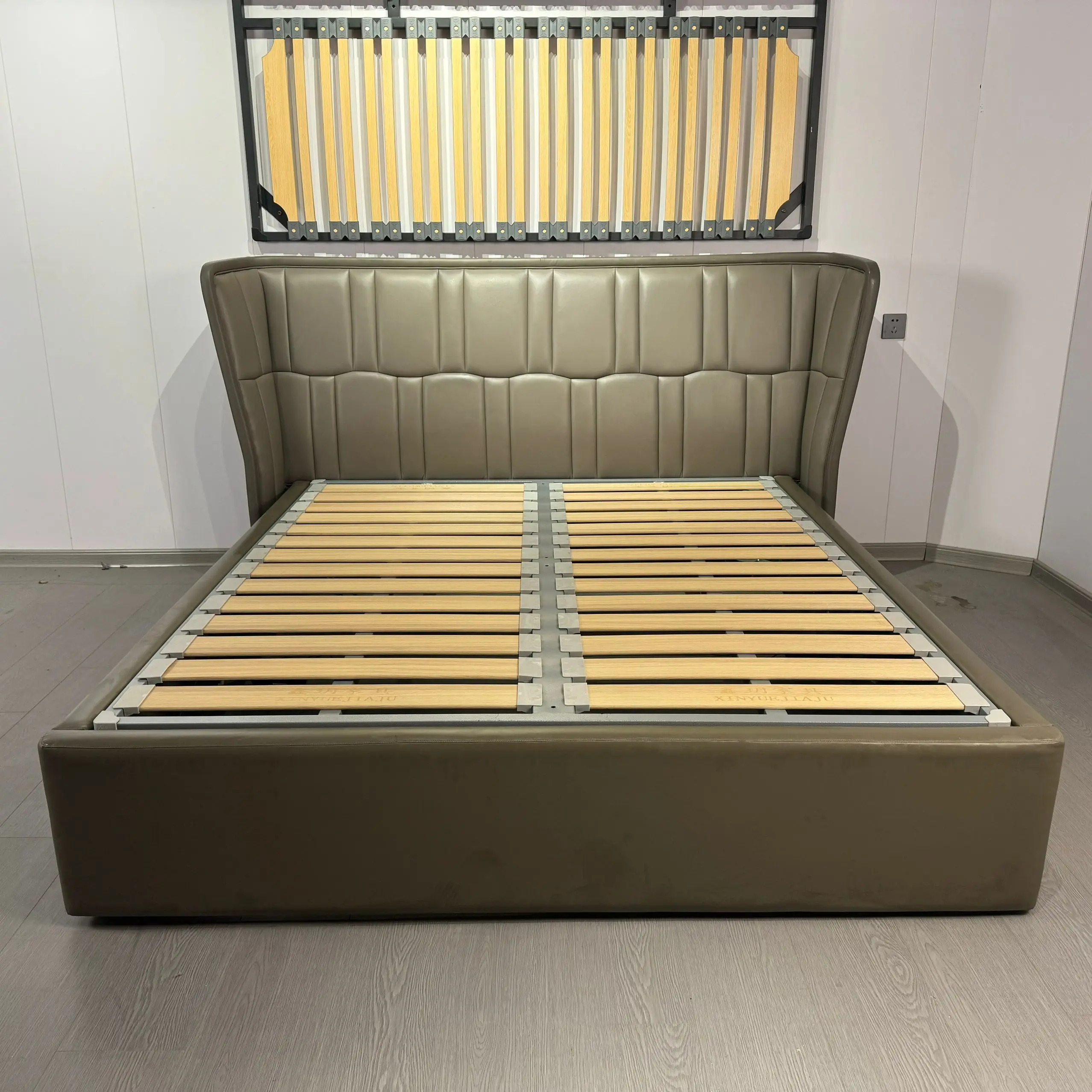 Popular upgrade queen king customized  size slatted bed frame for bed platform base