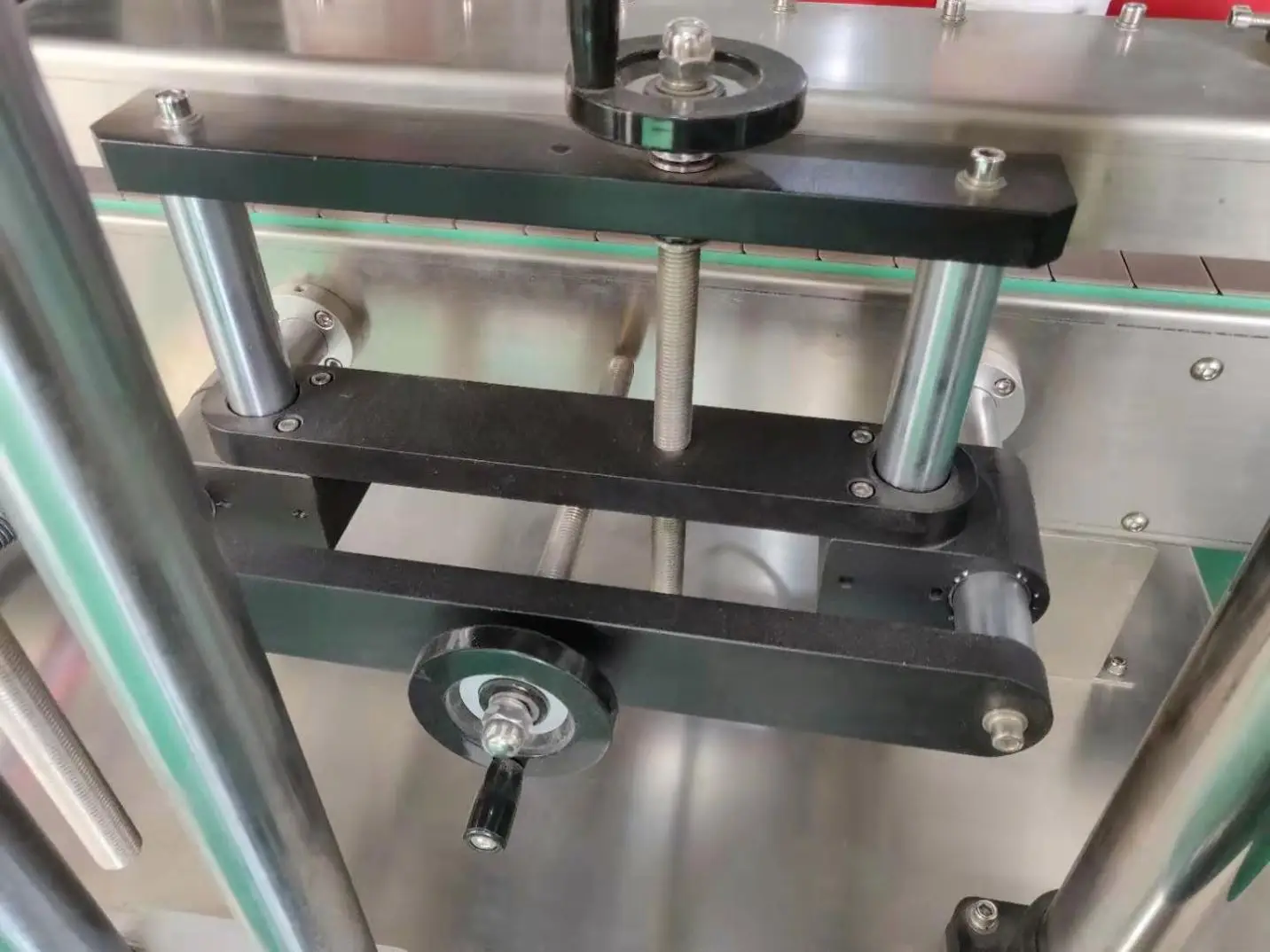 تصميم جديد مضخة تلقائية فوهة زجاجة آلة السد