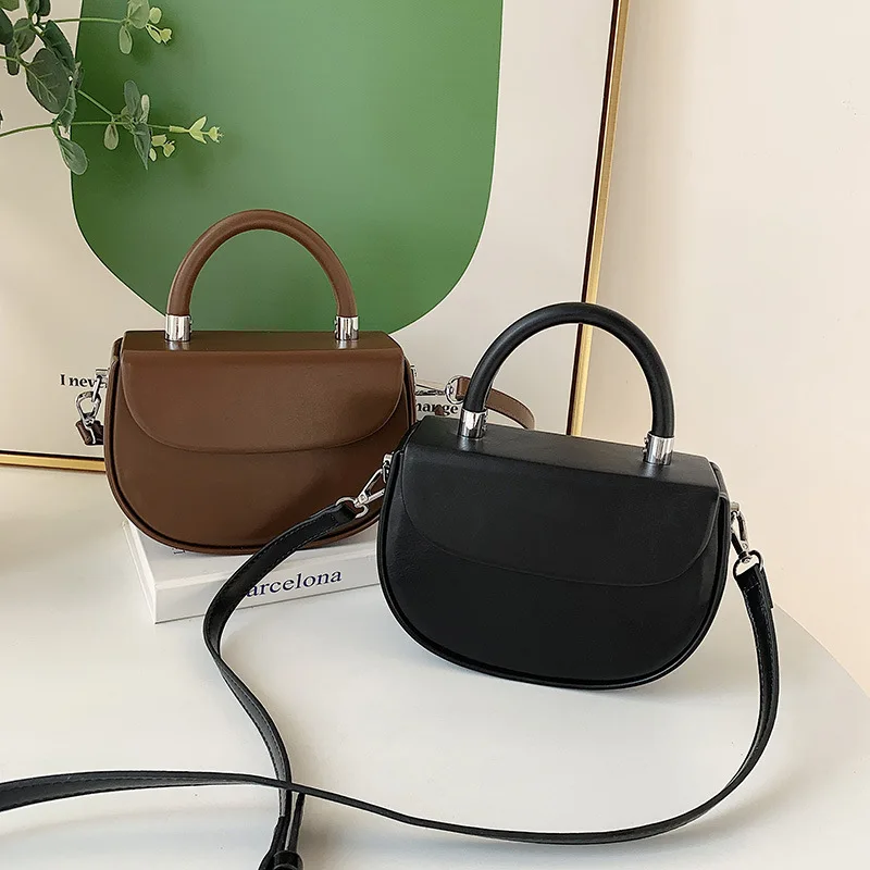 All-match ins messenger bag female 2022 new trendy fashion Korean half round saddle bag simple retro handbag
