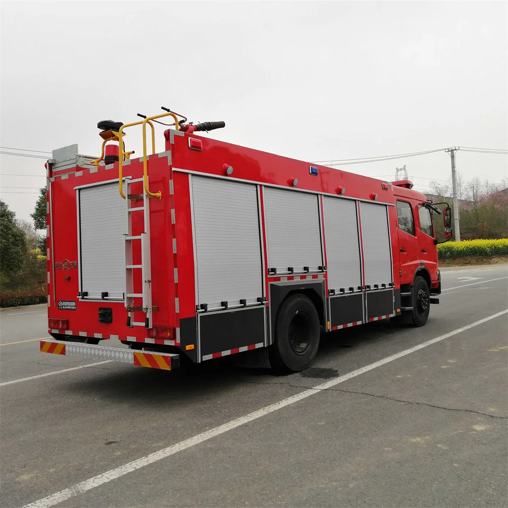 Dongfeng 4*2 water foam fire fighting truck firefighter truck car with fire pump