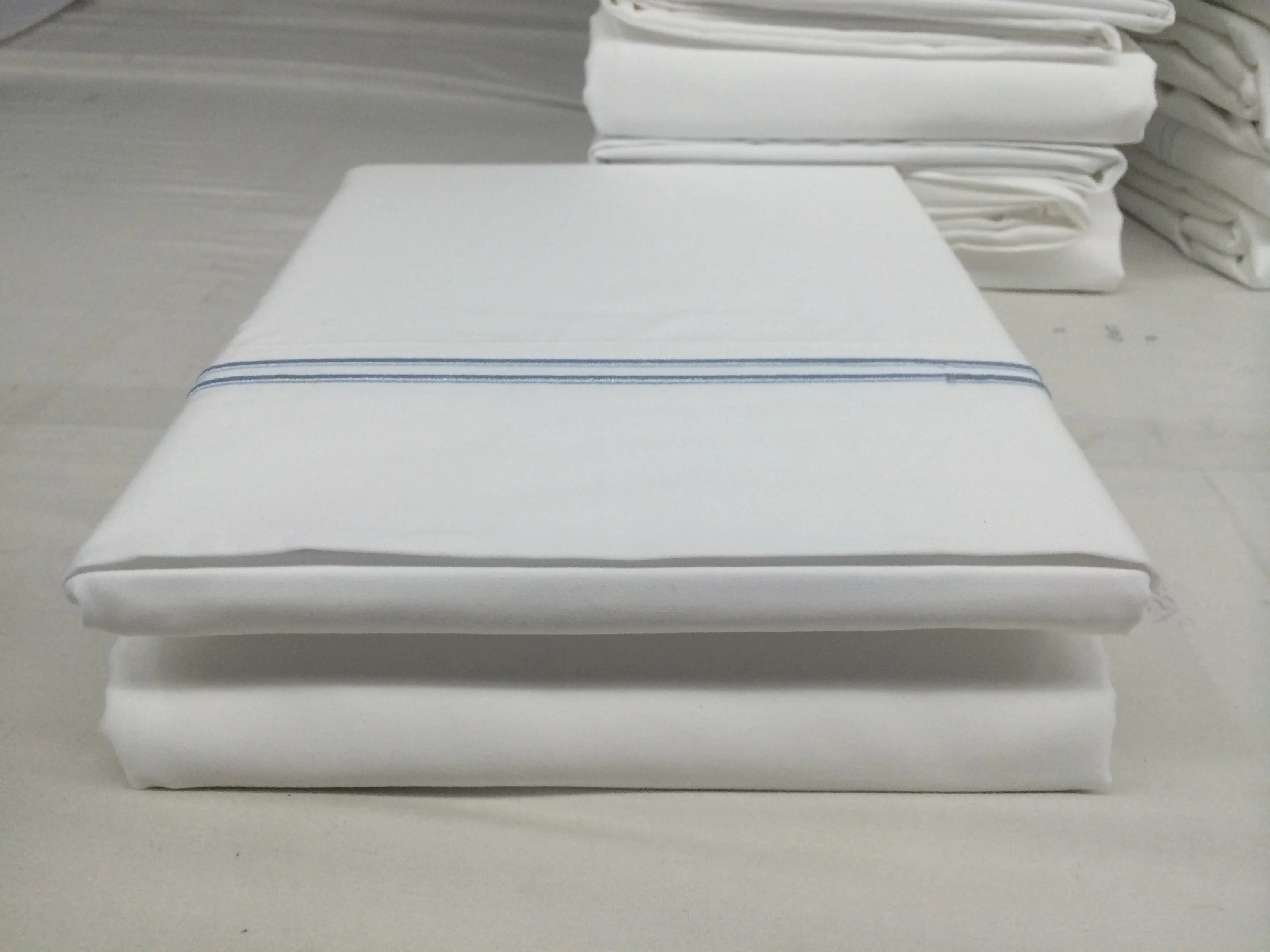 Hotel-quality TEX 100%Cotton  Bedding Set  Woven Simple 80 Solid  bed sheets