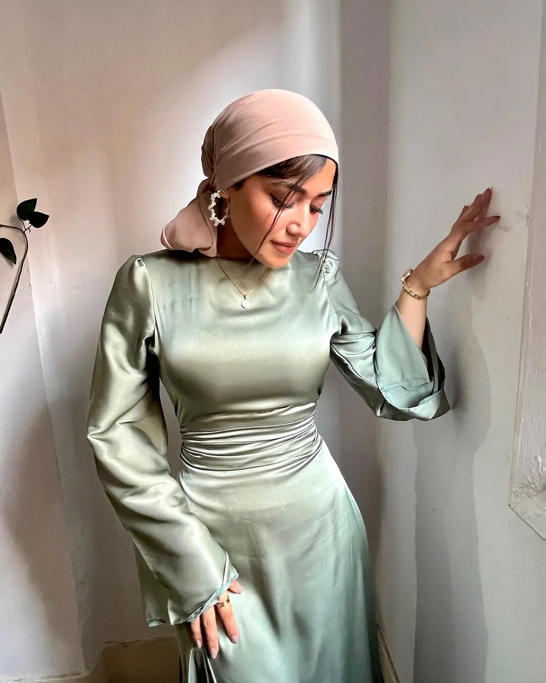 Islamic Clothing Muslim Dresses Long Sleeves A-line Swing Dress Pile Collar Satin Muslim Women Dress