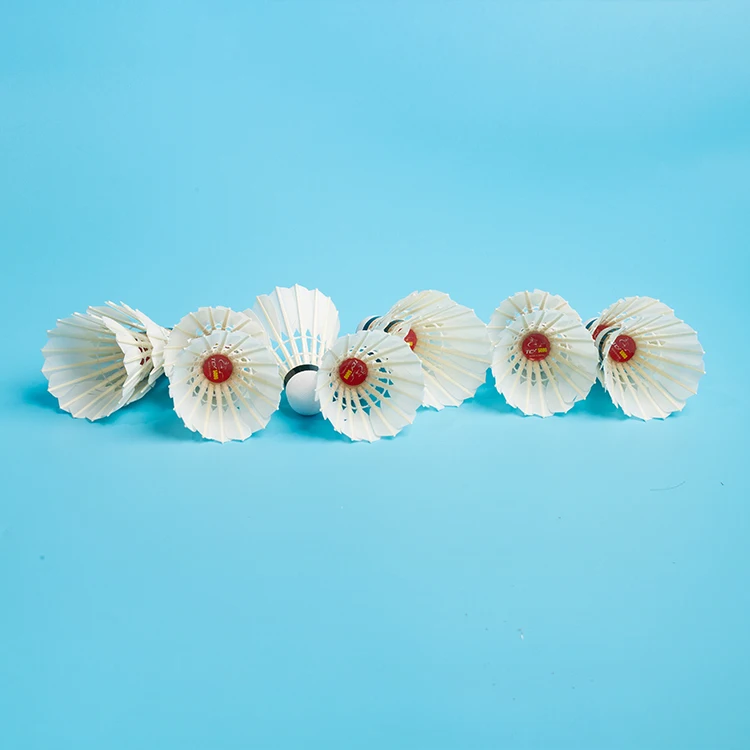 Top Grade TCX 5000 Goose Feather Goose  Good feathers and plugs to ensure a good feel for the ball and a comfortable touch