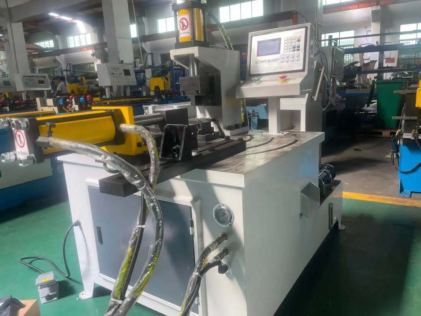 Metal Pipe and Tube Notching Machine Semi-automatic Corner Notching Machine with High Accuracy