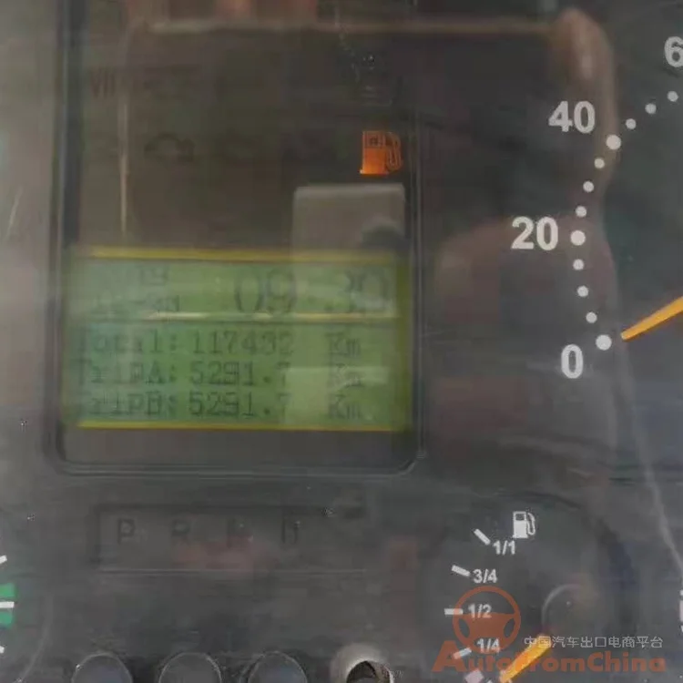 2015 Used Golden Dragon XMQ 6120C3 Coach Bus, 67 Seats Diesel Engine LHD