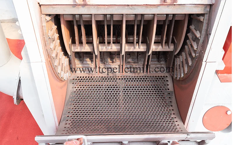 Machine for making wood trunk to sawdust powder price/wood hammer mill price