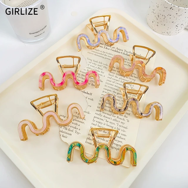 GIRLIZE Wholesale Custom Women 9.2cm Vintage M Wave Shape Acrylic Metal Gold Large Hair Claw Clip Hair Crab For Thick Hair