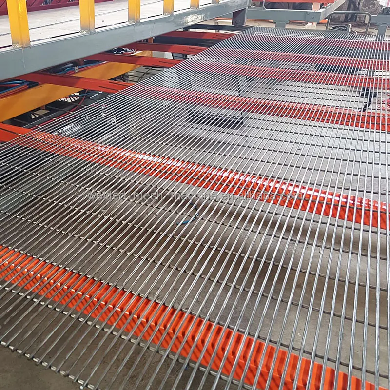 El panel de la cerca de seguridad que suelda la soldadora anti de la malla de alambre de la cerca del panel de la subida 358