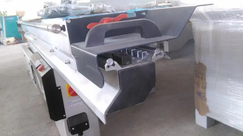 F90 precision sliding table saw wood cutting machine