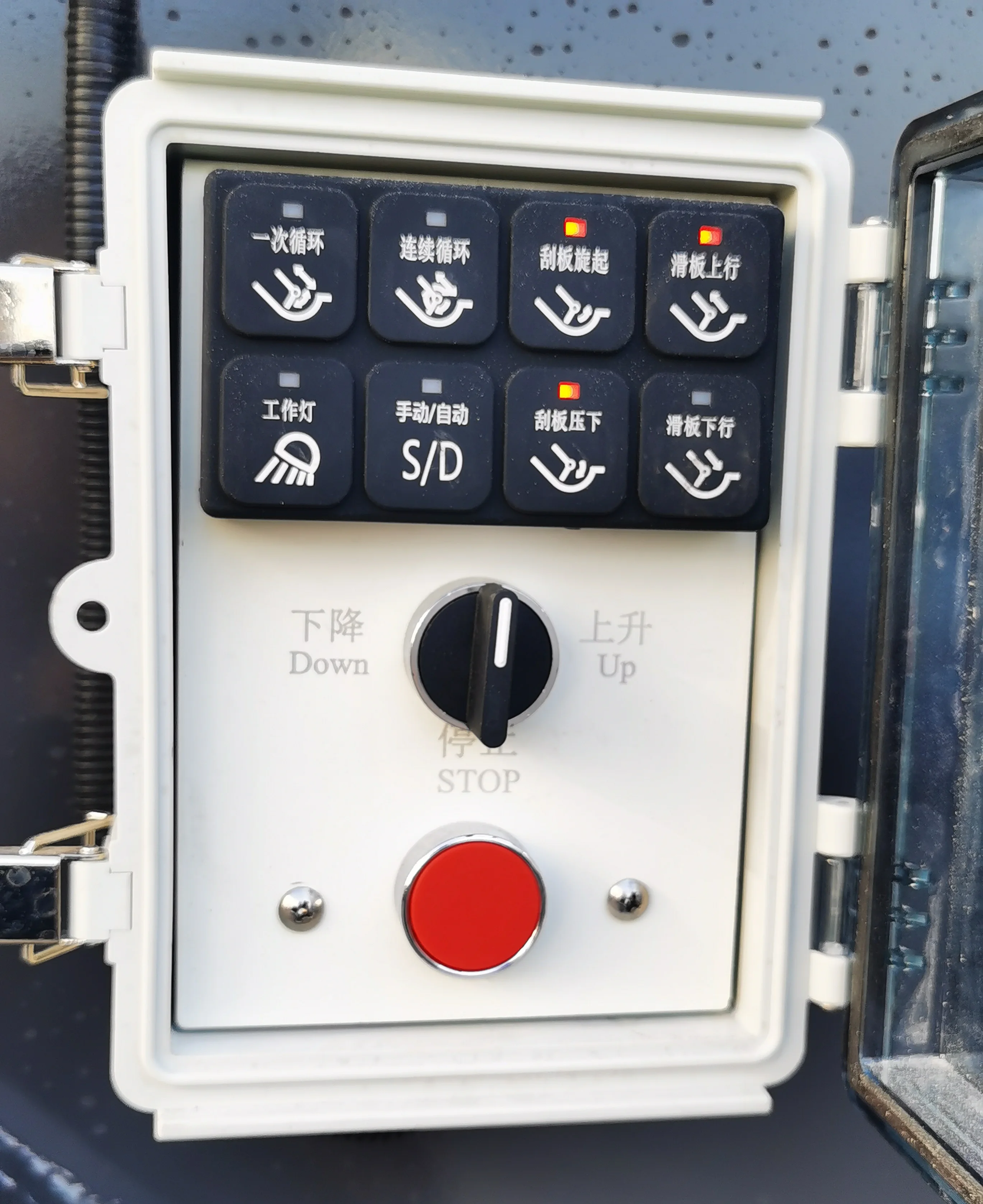Dongfeng Q345 12 куб. М правый Привод 210 л.с. дизельный грузовик для
