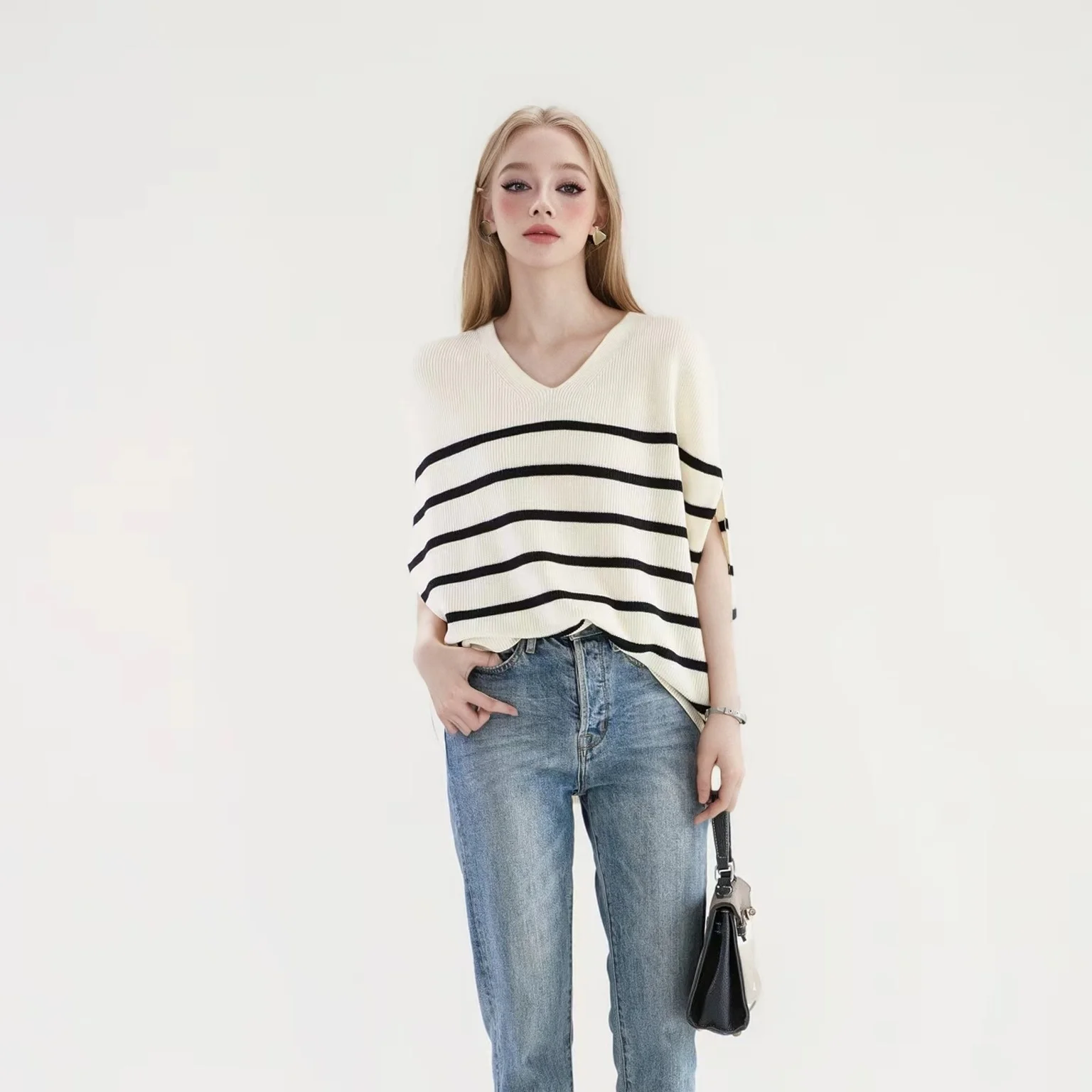 Женский вязаный пуловер с коротким рукавом