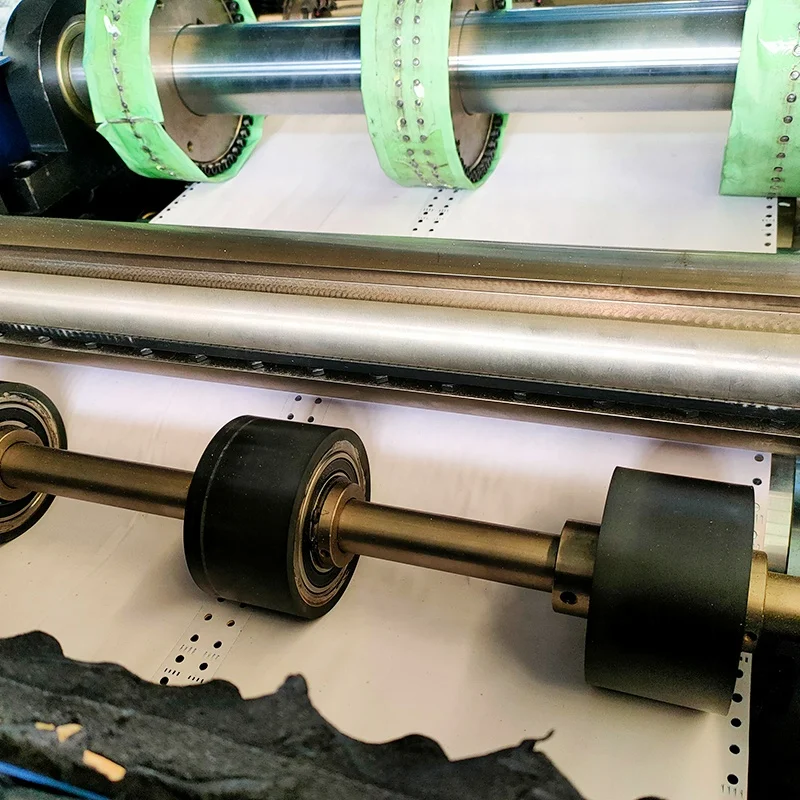Multi layers NCR carbonless paper continuous copy paper jumbo perforating folding machine