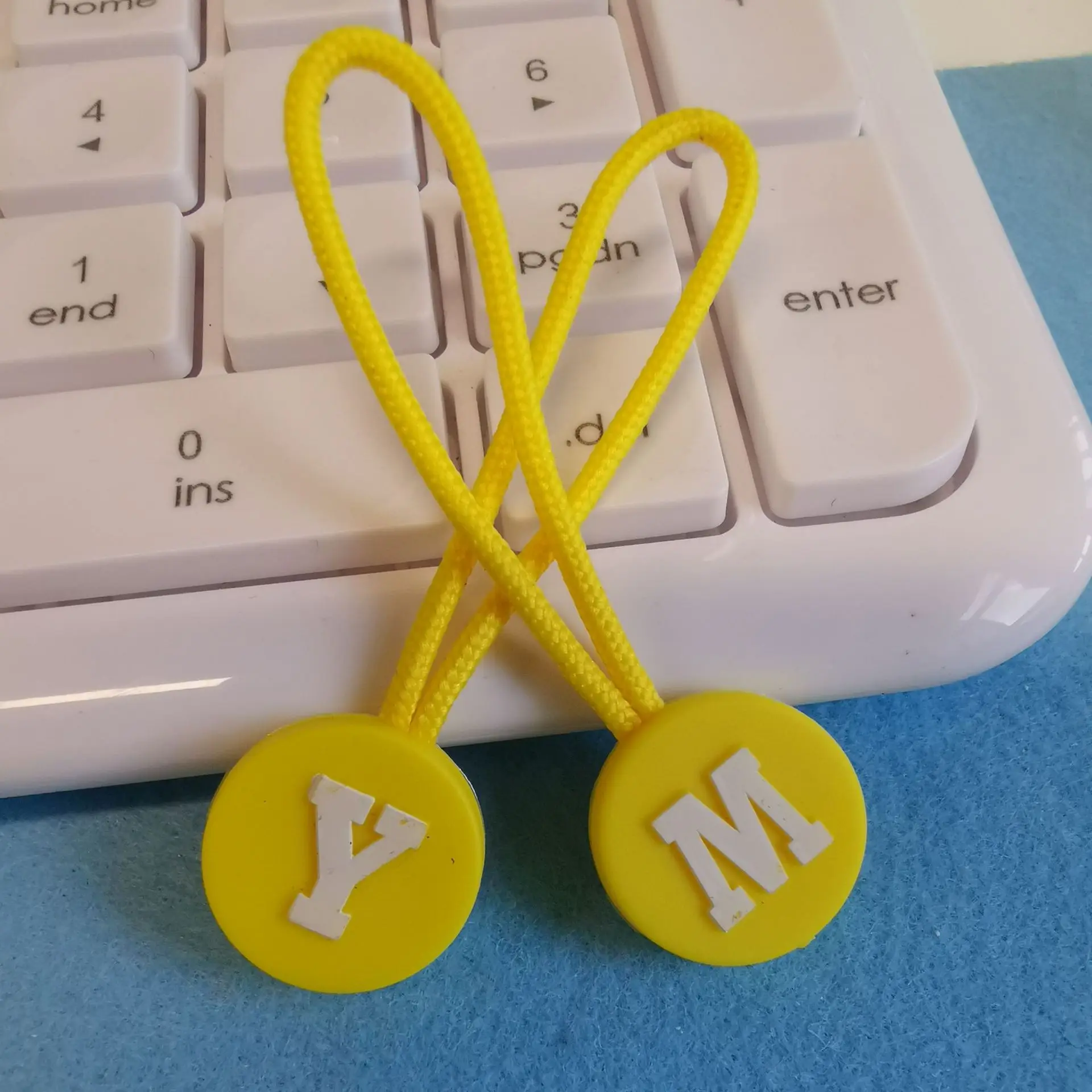 2025 Latest Style Custom Logo TPU Zipper Pull Head Fashionable Clothing Accessories Zipper Rope for Bags