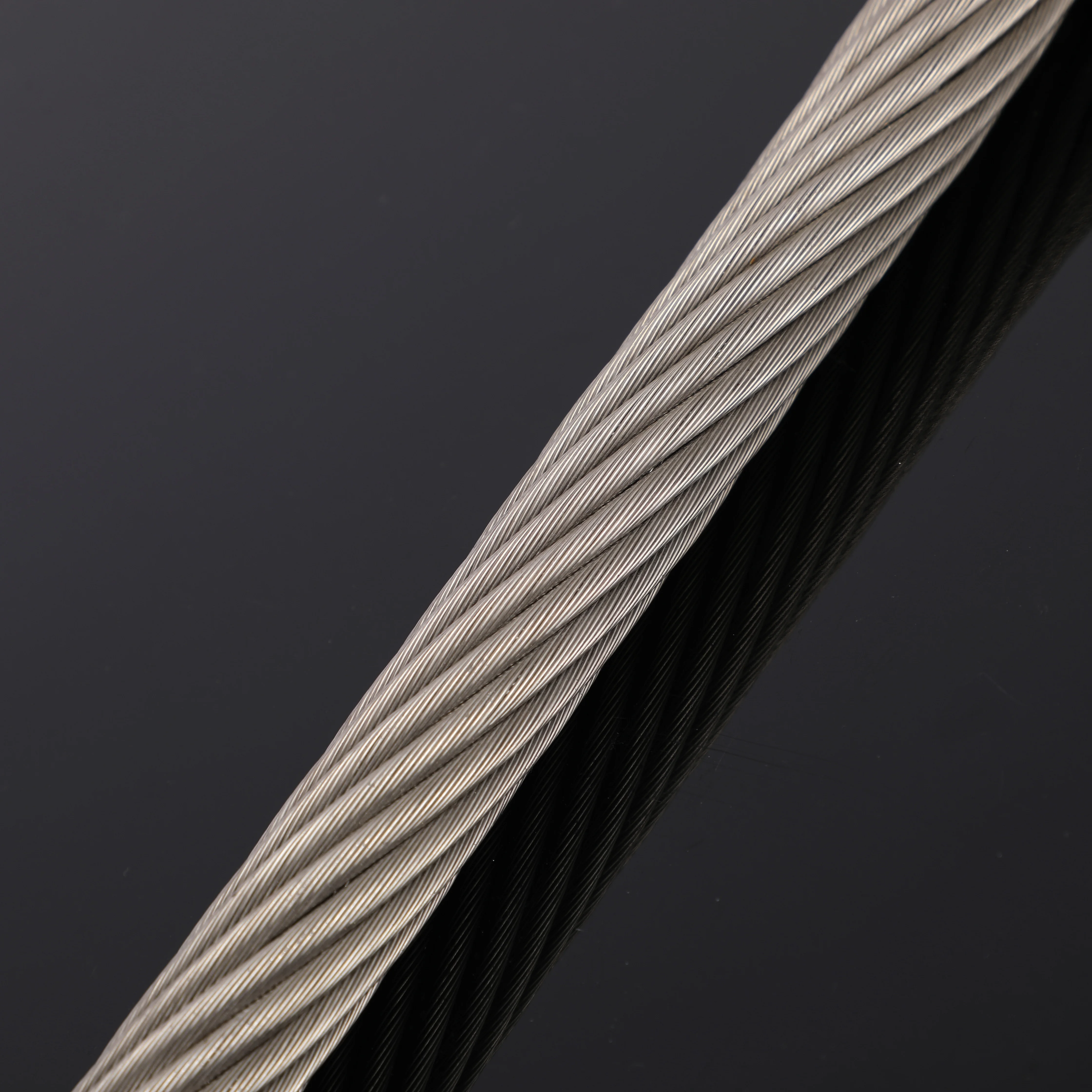 High Tensile Strength 3mm-5mm Nylon Coated Stainless Steel Wire Rope