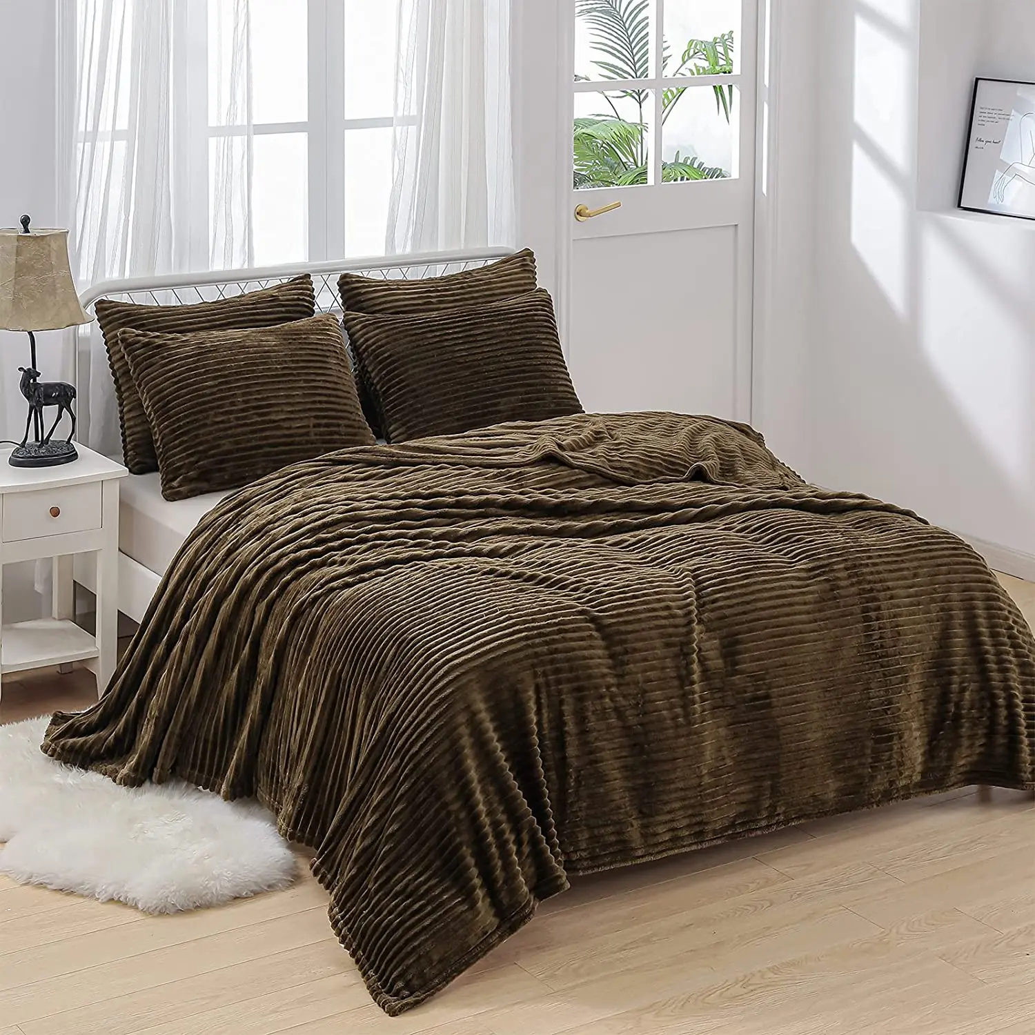 Modern Bedding 100% Polyester Microfiber Throw Blanket Sofa Stripe Pattern Throws Blankets