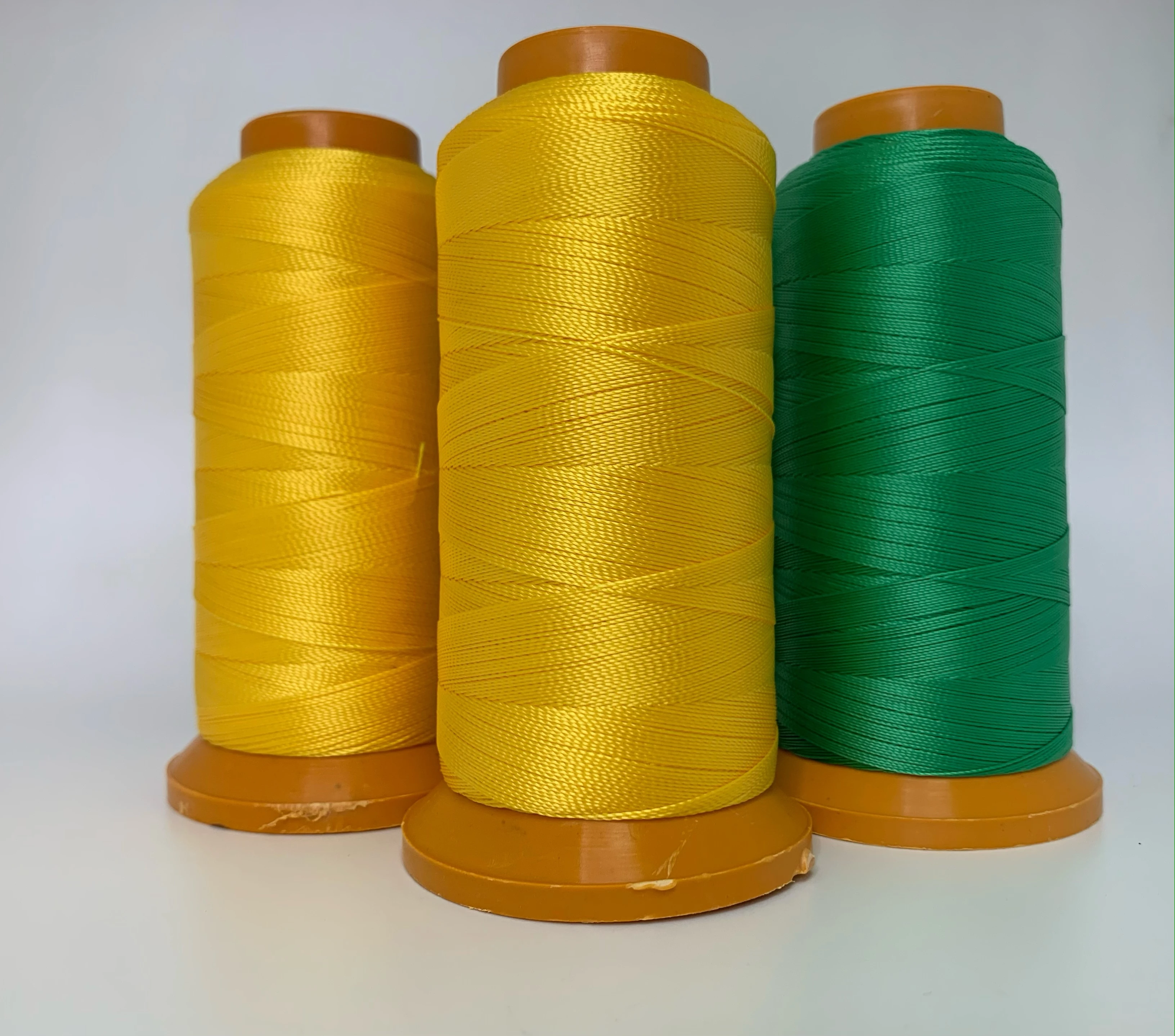 China Sewing Thread Supplier Wholesale Cheap Sewing Thread Bonded Bulk Embroidery Sewing Thread