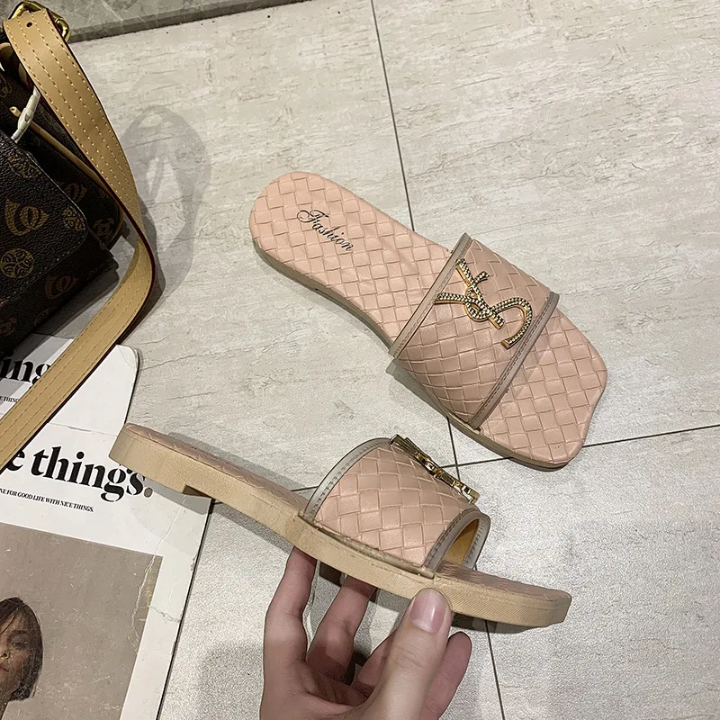 2022 Slippers Women Wear Flat-bottomed Fashion Sandals And Slippers Out in Ladies Summer Beach Shoes Seaside Flip-flops