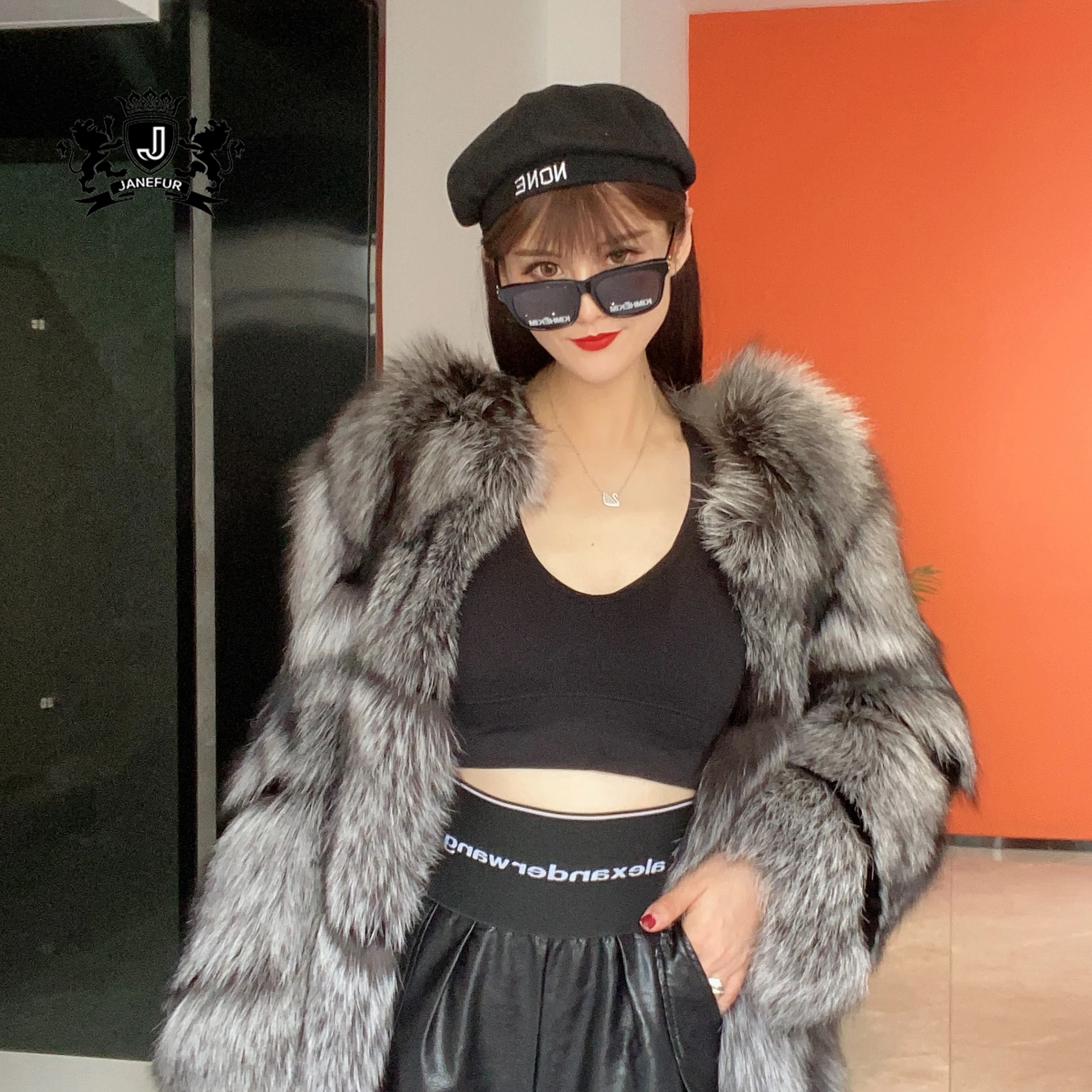 Women Fashion Fluffy Warm Silver Fox Fur Coat O-neck Short Style Four Sections Genuine High Quality Silver Fox Fur Coat