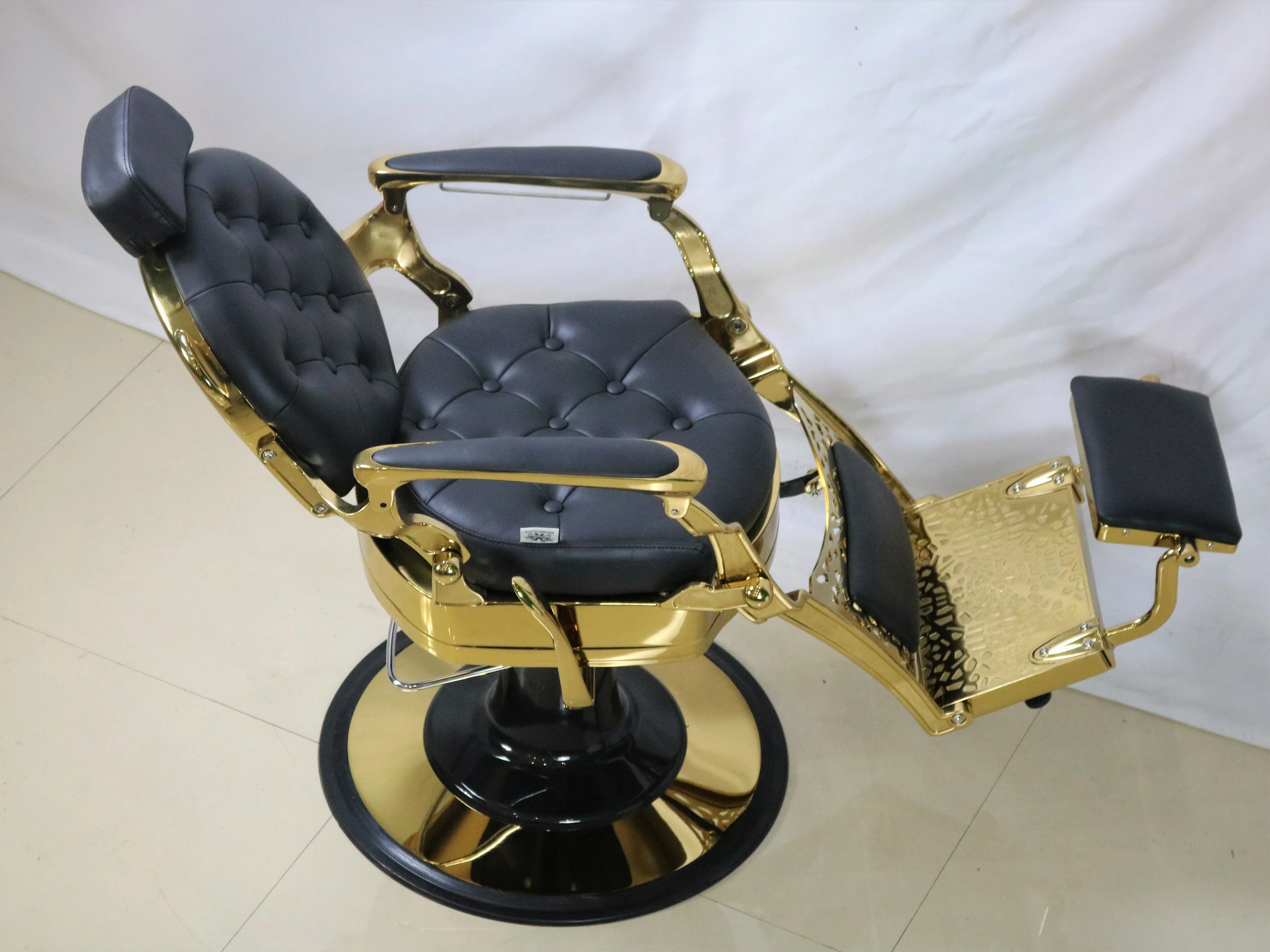 2024 heavy hair salon chair classic antique aluminum folding barber chair gold