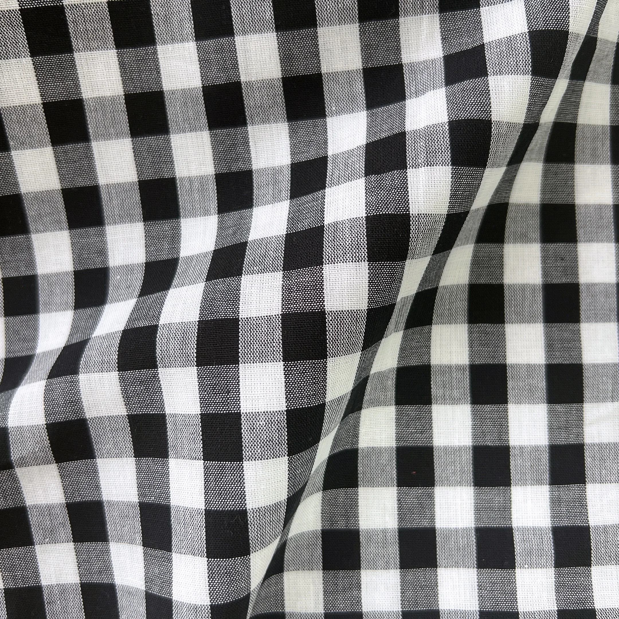 Classical Popular Black And White 95GSM 100%COTTON Check Plaid Fabric For Clothes