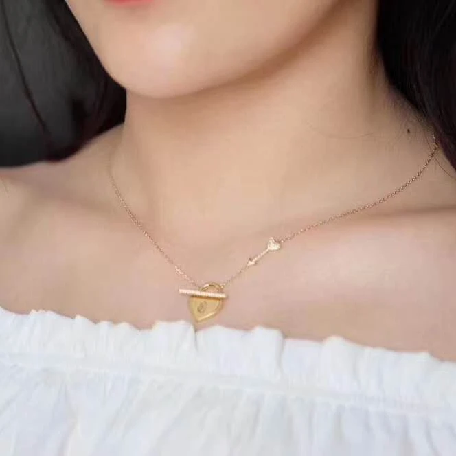 Wholesale Custom Jewelry Trendy Girlfriend Gift Key Lock Love Heart Pendant 18K Gold Natural Diamond Chocker Couple Necklace