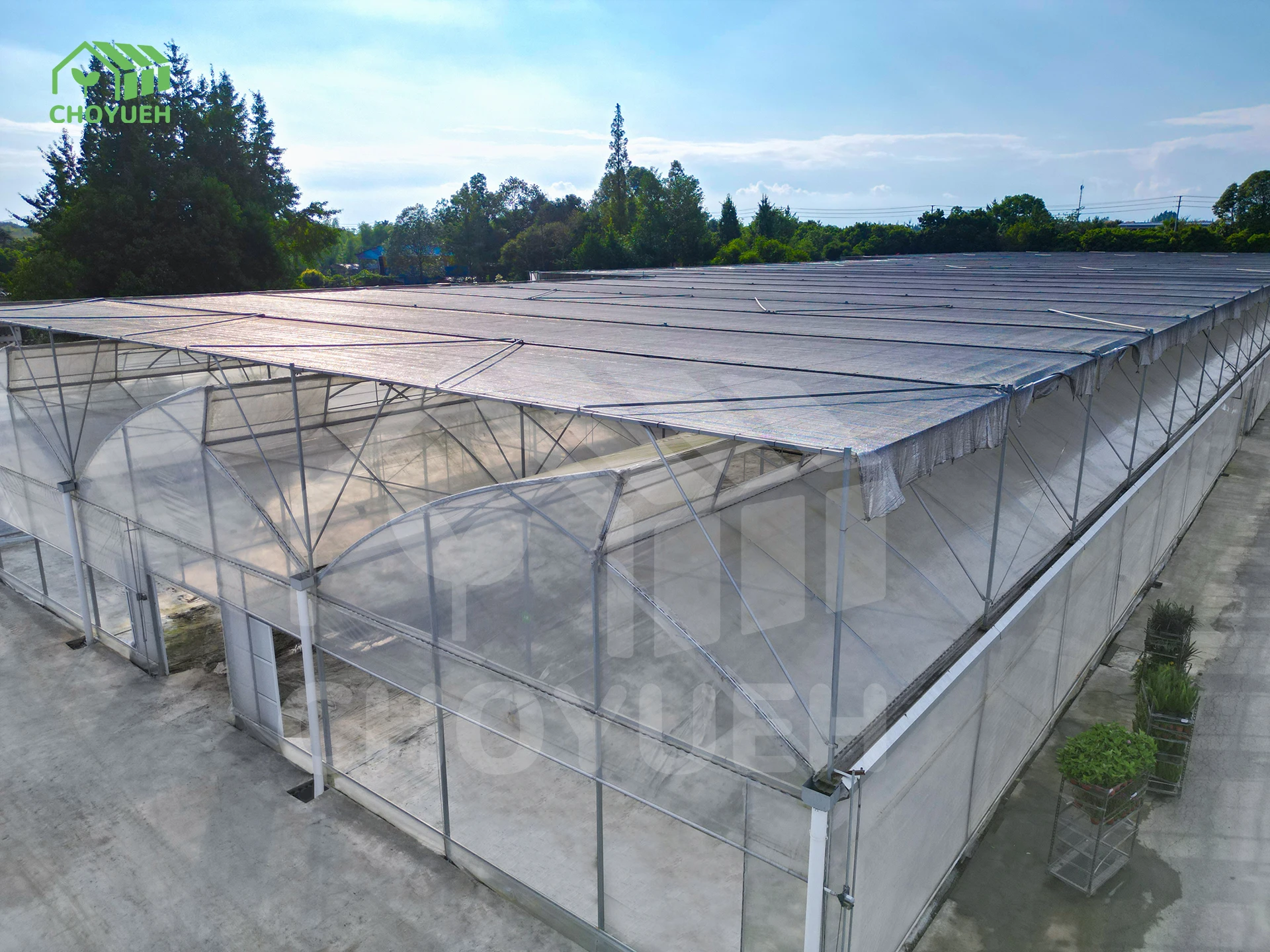 Commercial UV Film Multi-span Plastic Film Sawtooth Greenhouse China Manufacture Supplier Green house with hydroponic system