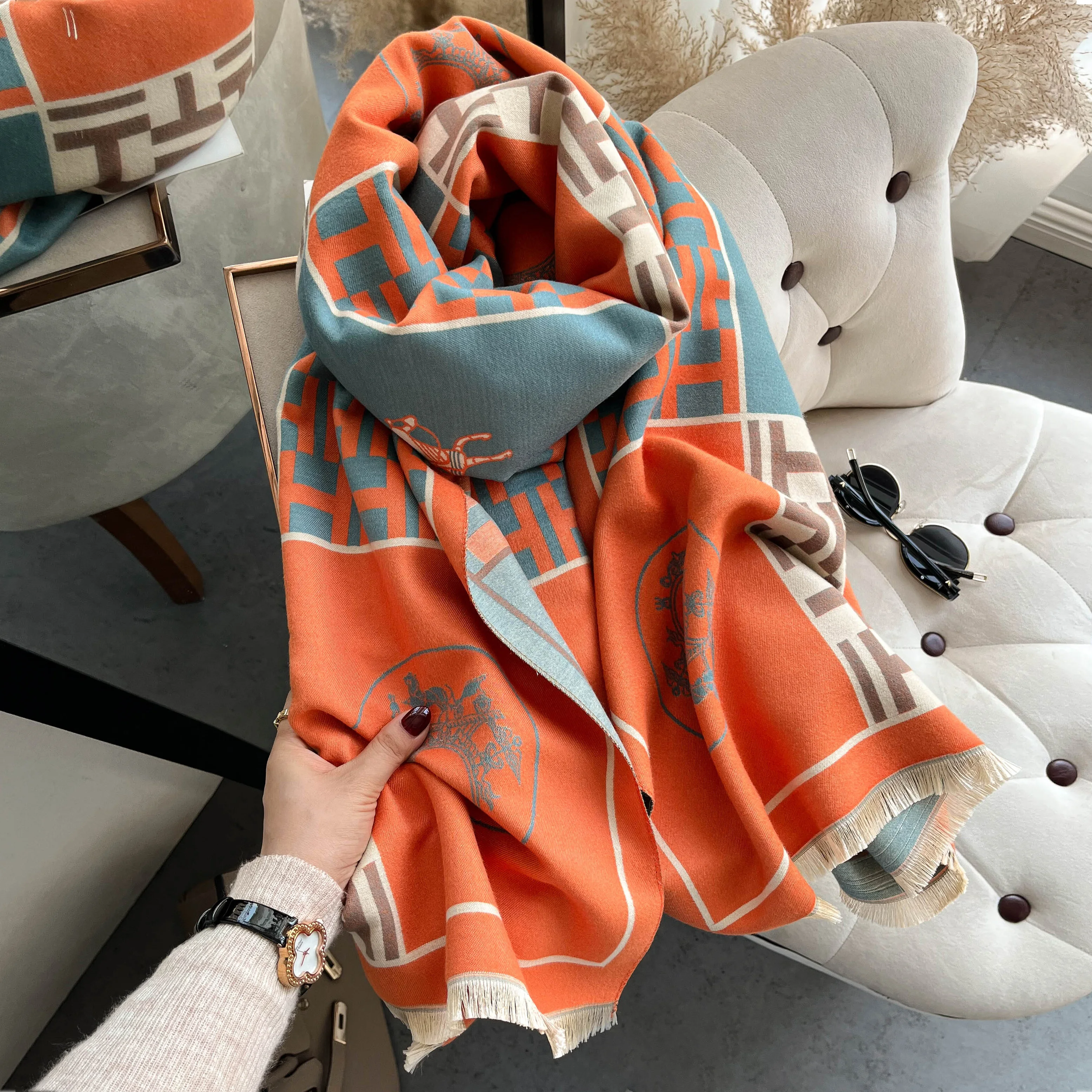 Wholesale Luxury Designer Scarf and shaw  Cashmere Double-Sided neck warmer Shawl Women Ladies Winter Thick Warm  Scarf cotton