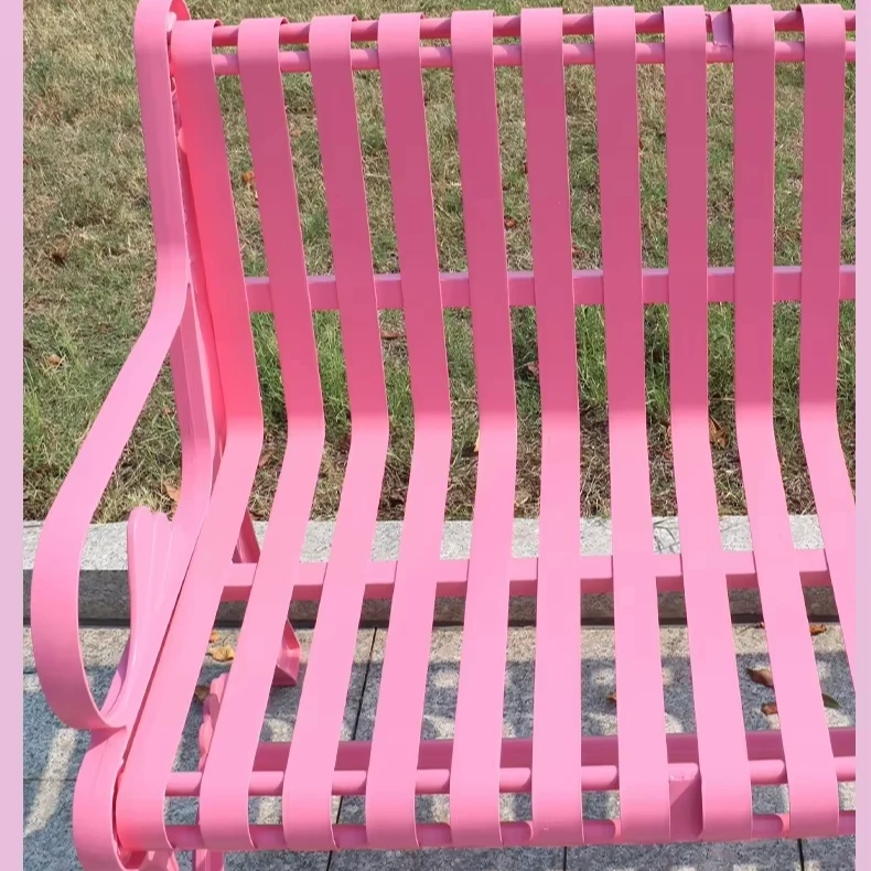 Factory Made Outdoor Wrought Iron Bench Corrosion Rust Prevention Rest Benches In Amusement Parks Pink Steel Leisure Bench