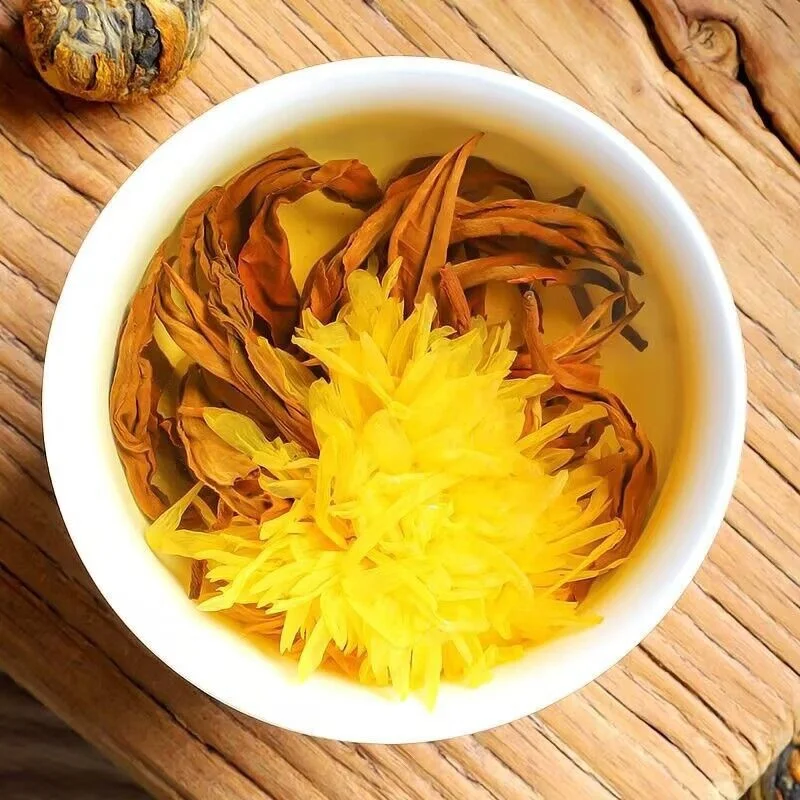 Wholesale Yunnan Fengqing Dian Kung Fu Tea Blooming Black Tea Golden Buds Honey Aroma Slimming featuring Chrysanthemum Tea