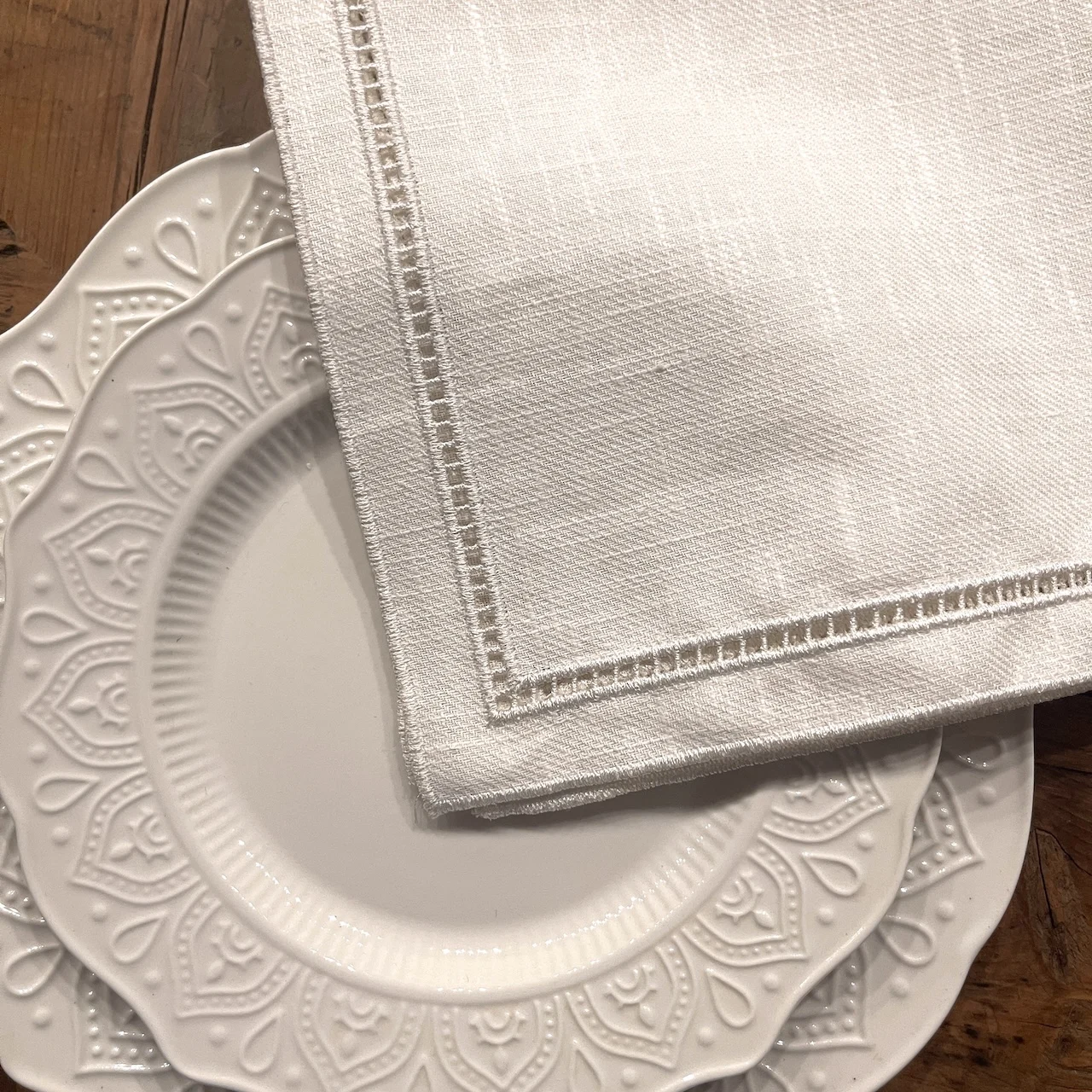 Custom Monogram Laser Cut Embroidered Cloth Napkin  Europe Style Natural Ramie Linen Home Wedding Party Restaurant Wholesale
