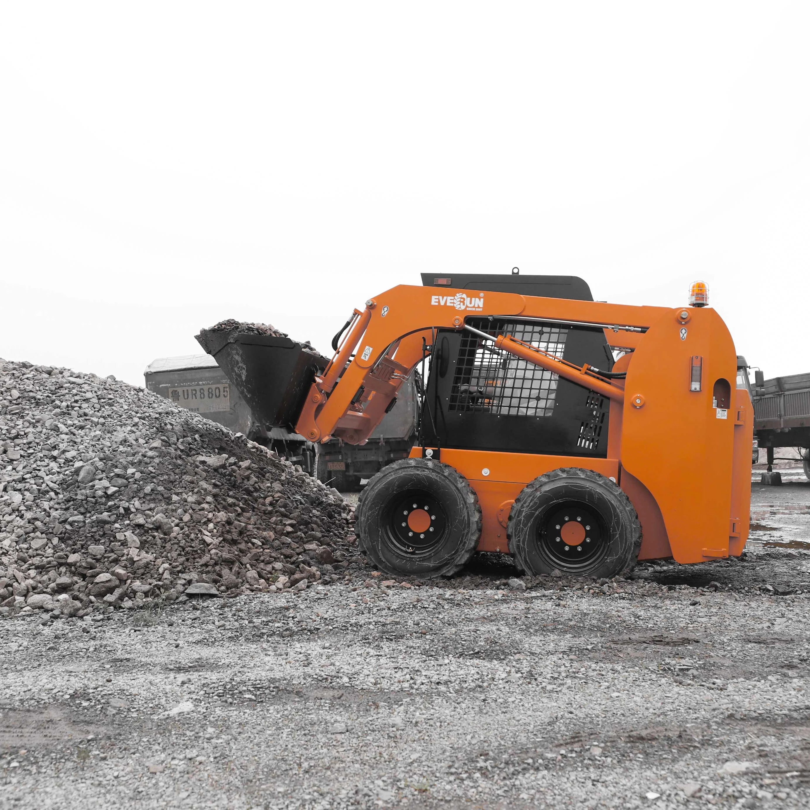 EVERUN ERS45 700kg factory price small new bucket compact farm construction mini skid steer loader